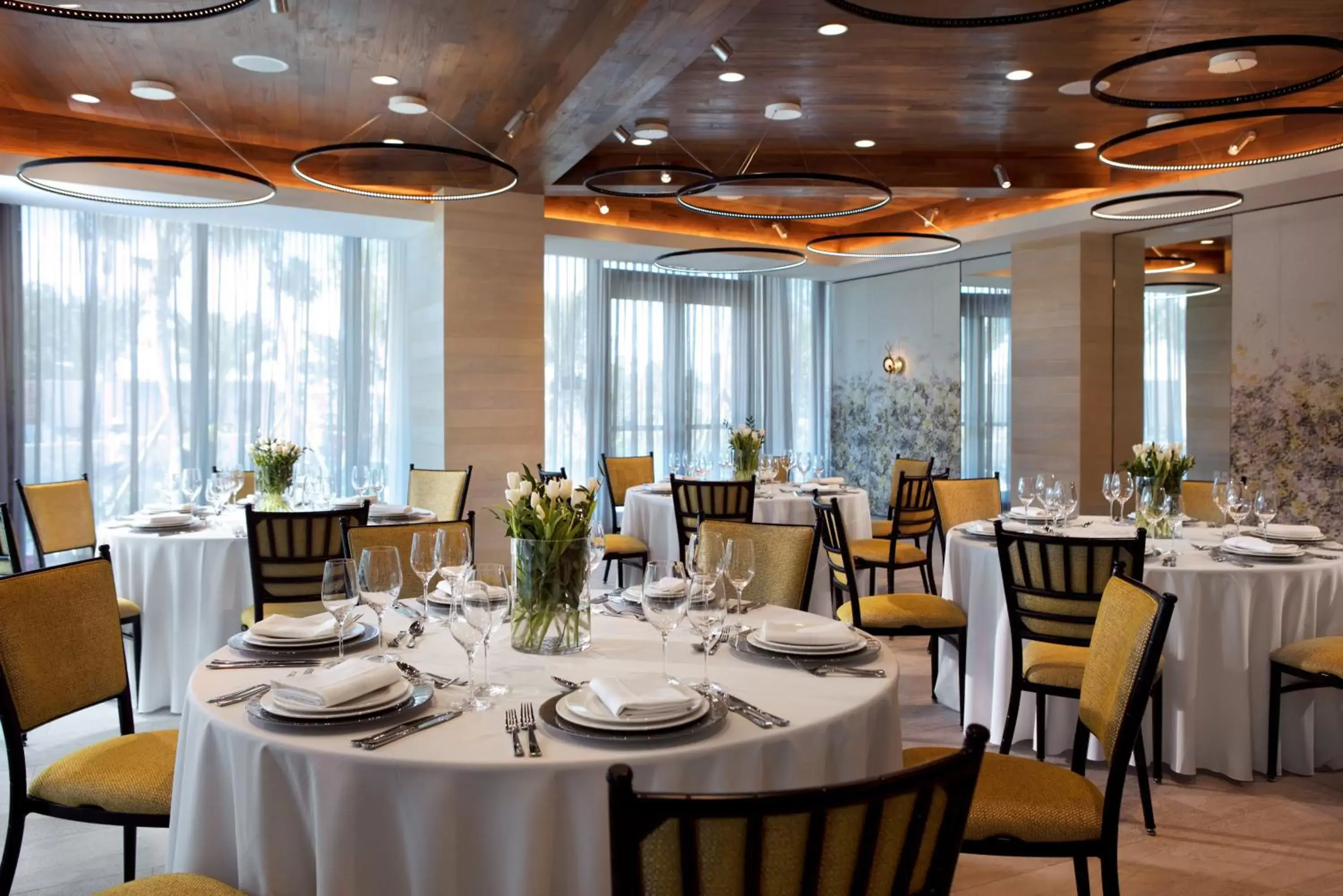 Meeting/conference room, Restaurant/Places to Eat in Kimpton Seafire Resort + Spa, an IHG Hotel
