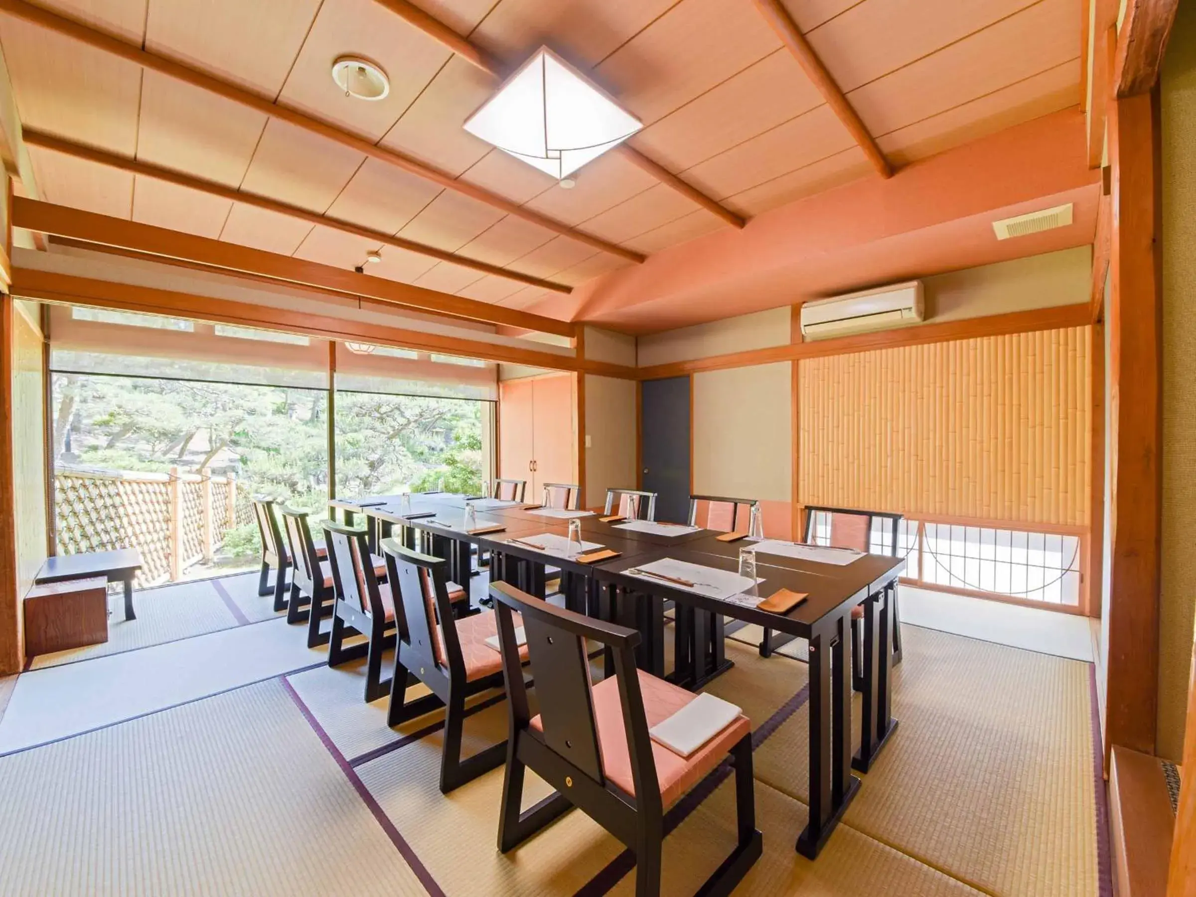 Area and facilities in Hotel Hagoromo