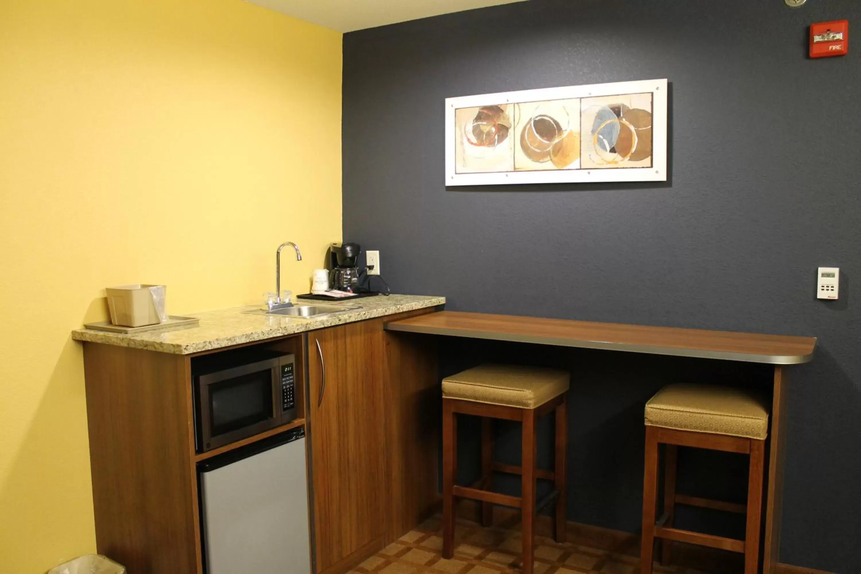 Coffee/tea facilities in Microtel Inn & Suites - Kearney