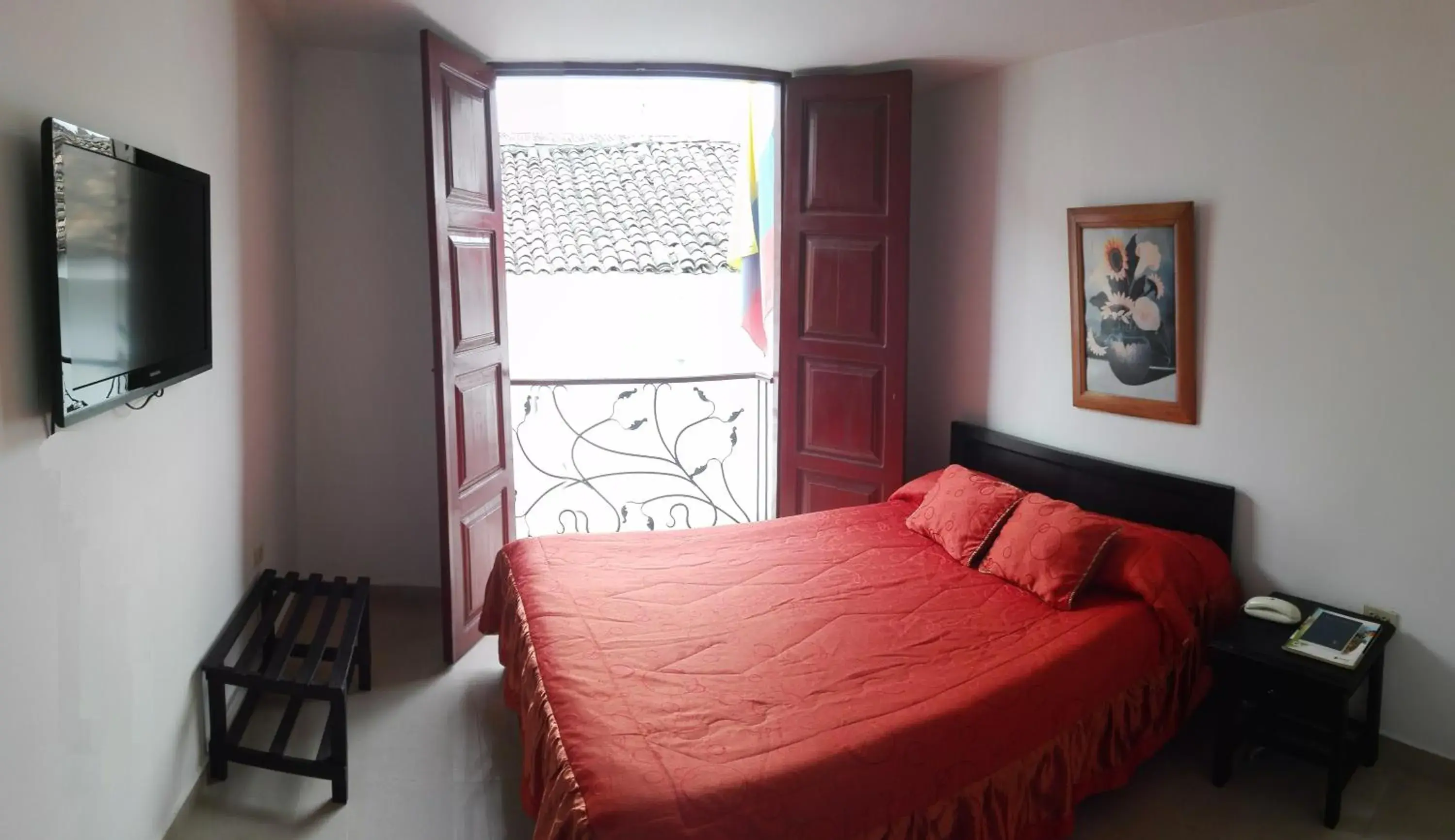 Shower, Bed in Hotel Popayan Plaza