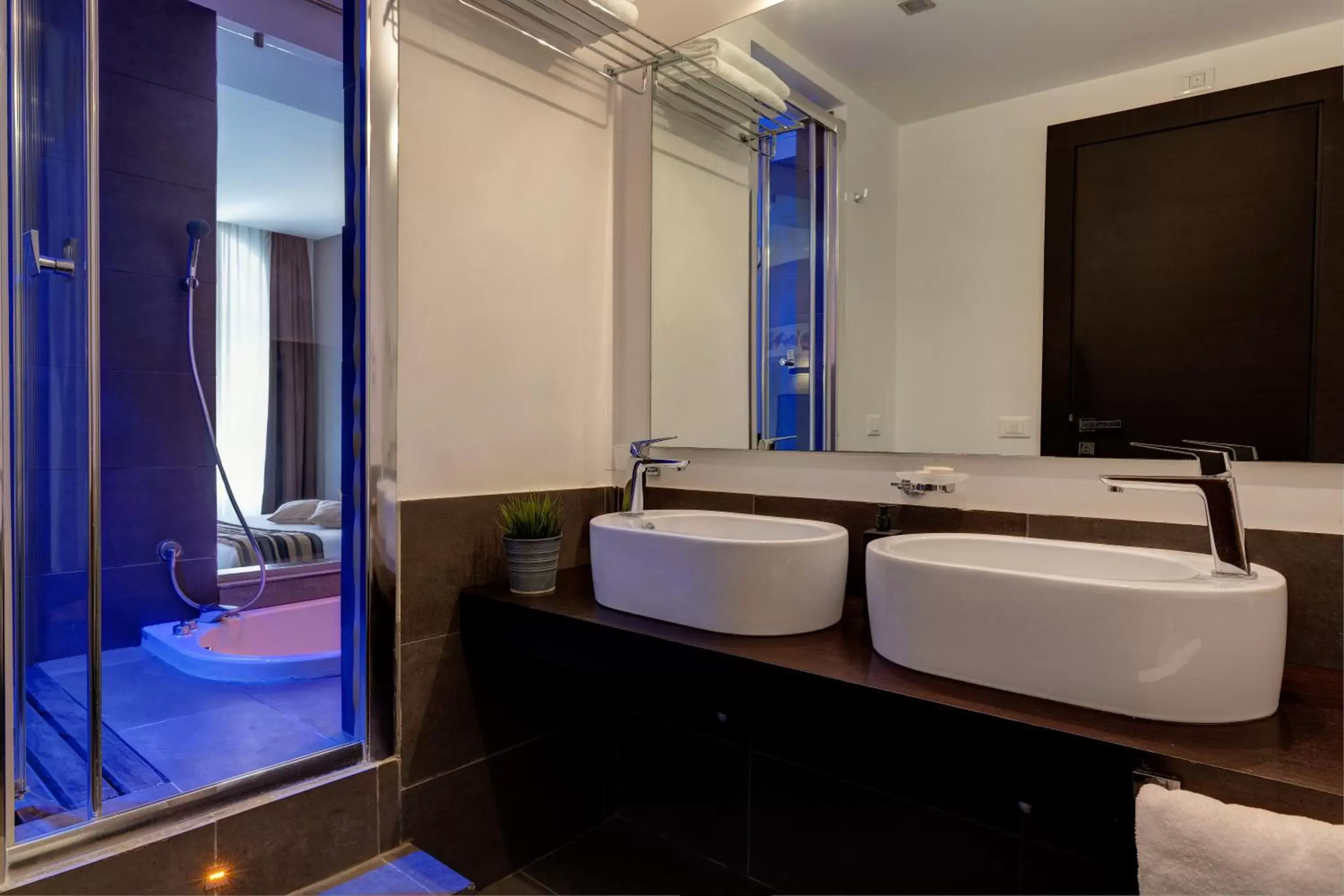 Bathroom in Hotel Rinascimento - Gruppo Trevi Hotels