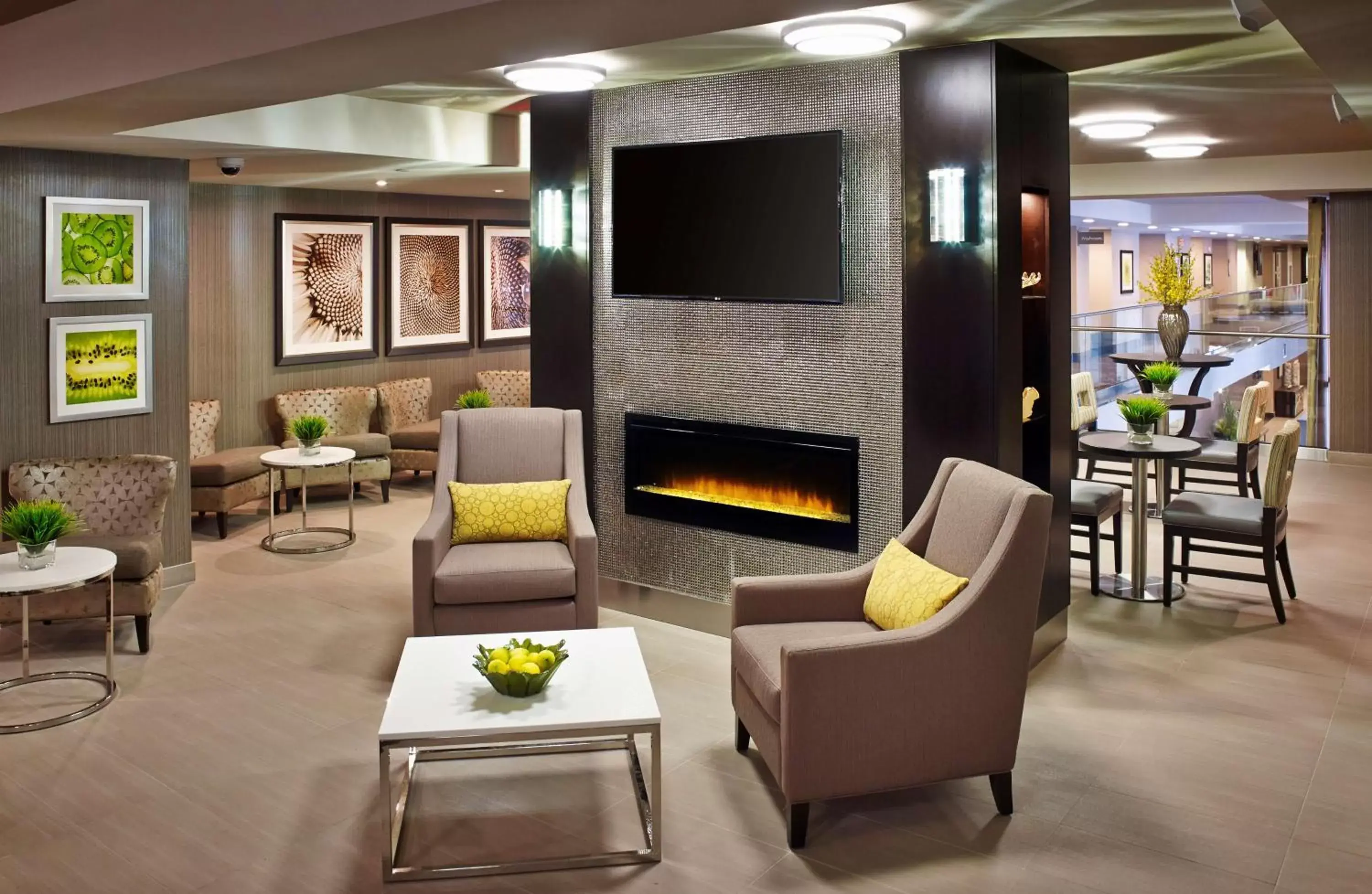 Lobby or reception, Lounge/Bar in Homewood Suites by Hilton Hamilton