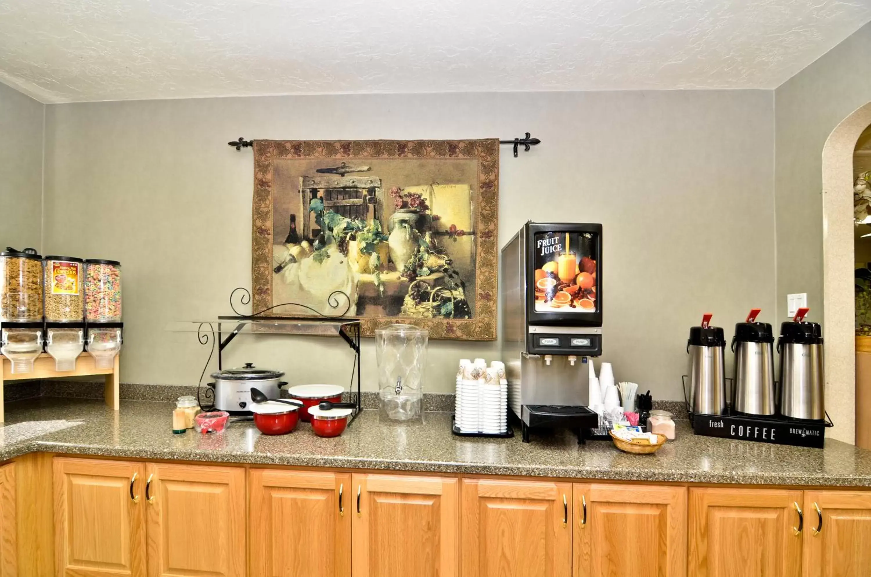 Coffee/tea facilities, Food in Abbey Inn Cedar City