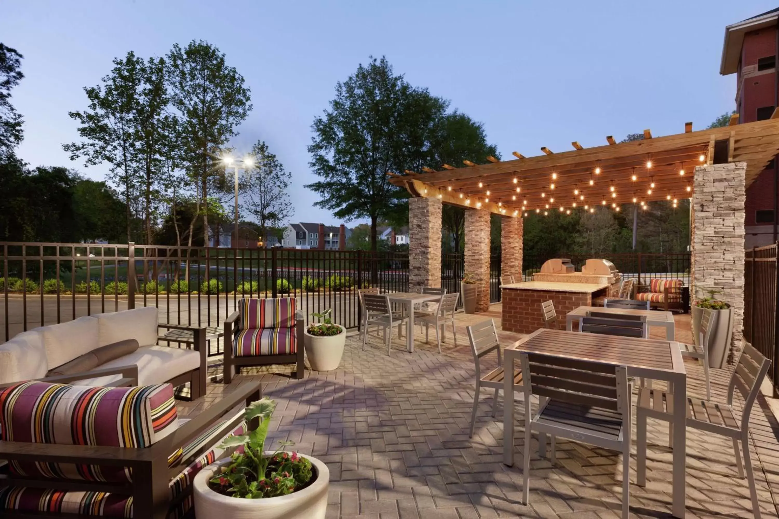 Patio, Restaurant/Places to Eat in Homewood Suites Williamsburg