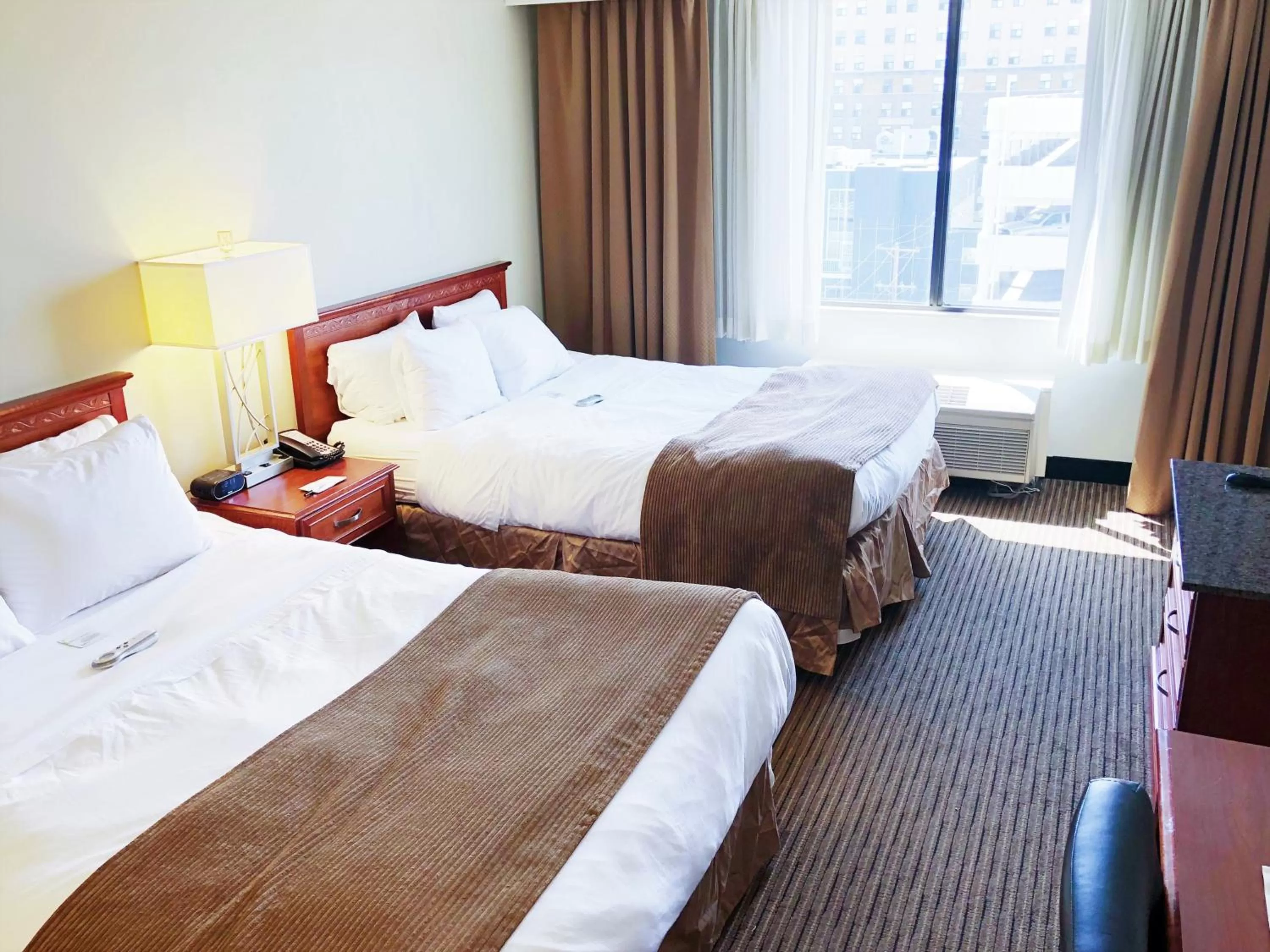 Bedroom, Bed in Radisson Hotel Bismarck