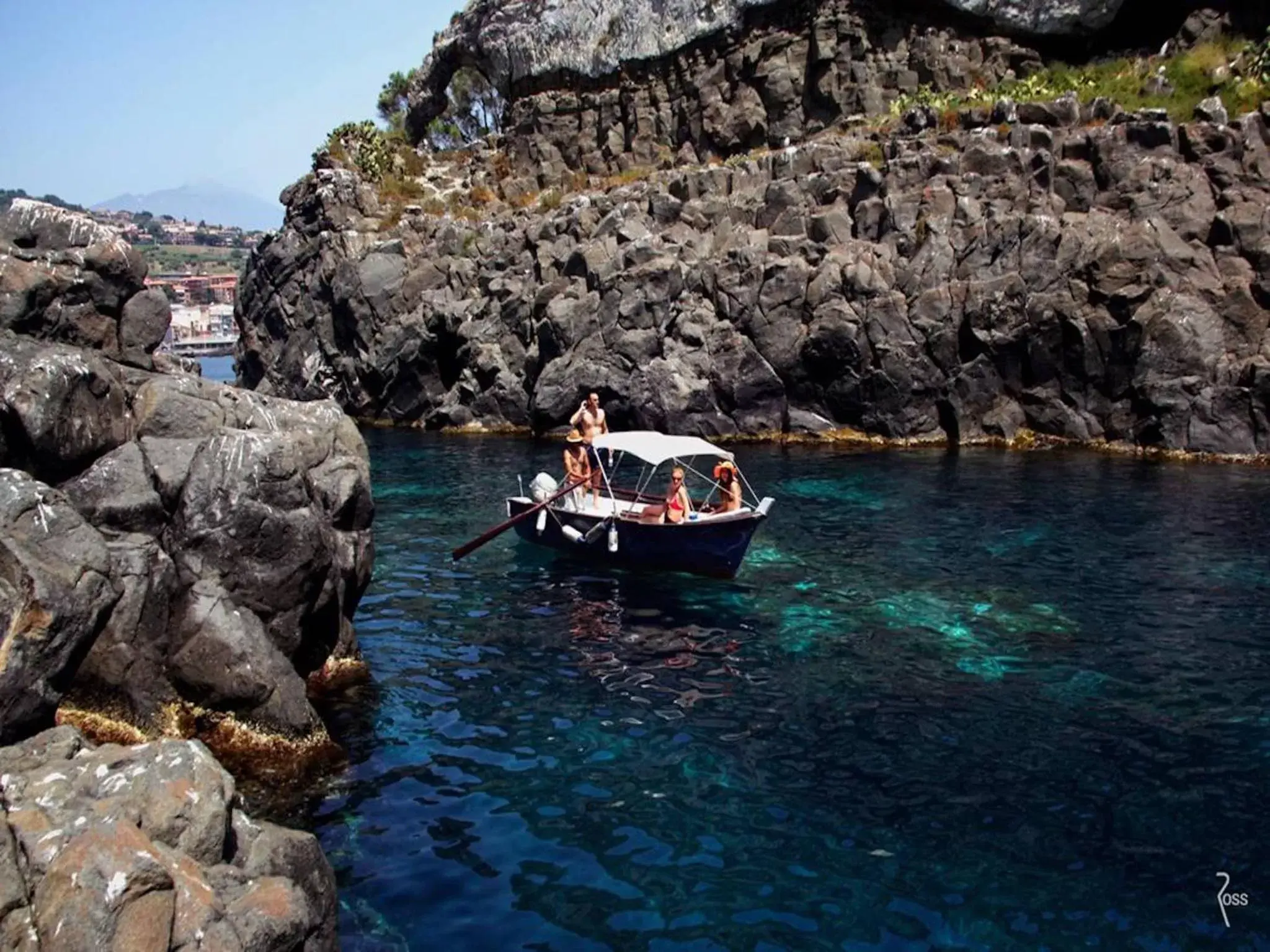 group of guests, Natural Landscape in b&b Casa di Antonio_Etna Vacanze