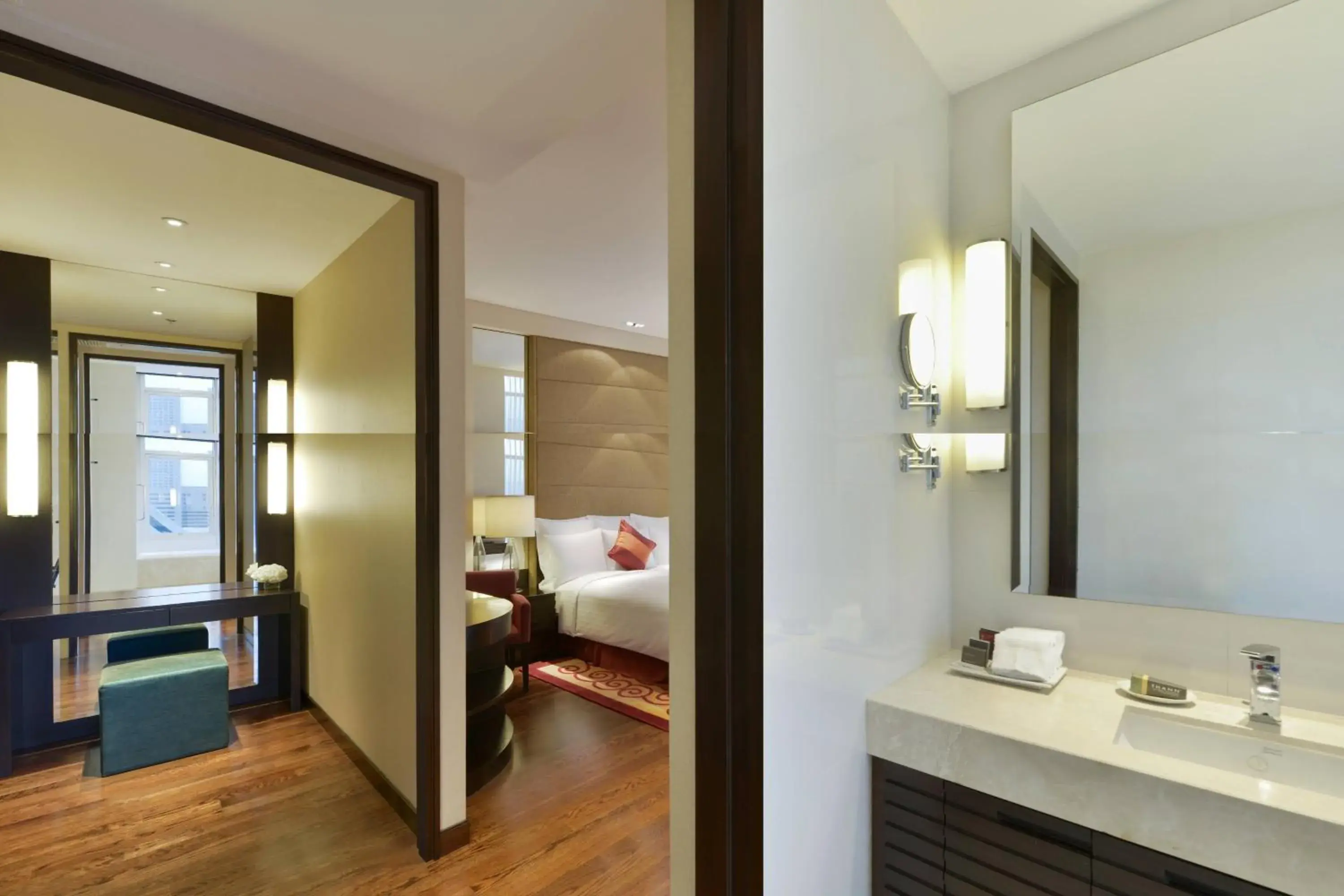Bedroom, Bathroom in Sathorn Vista, Bangkok - Marriott Executive Apartments