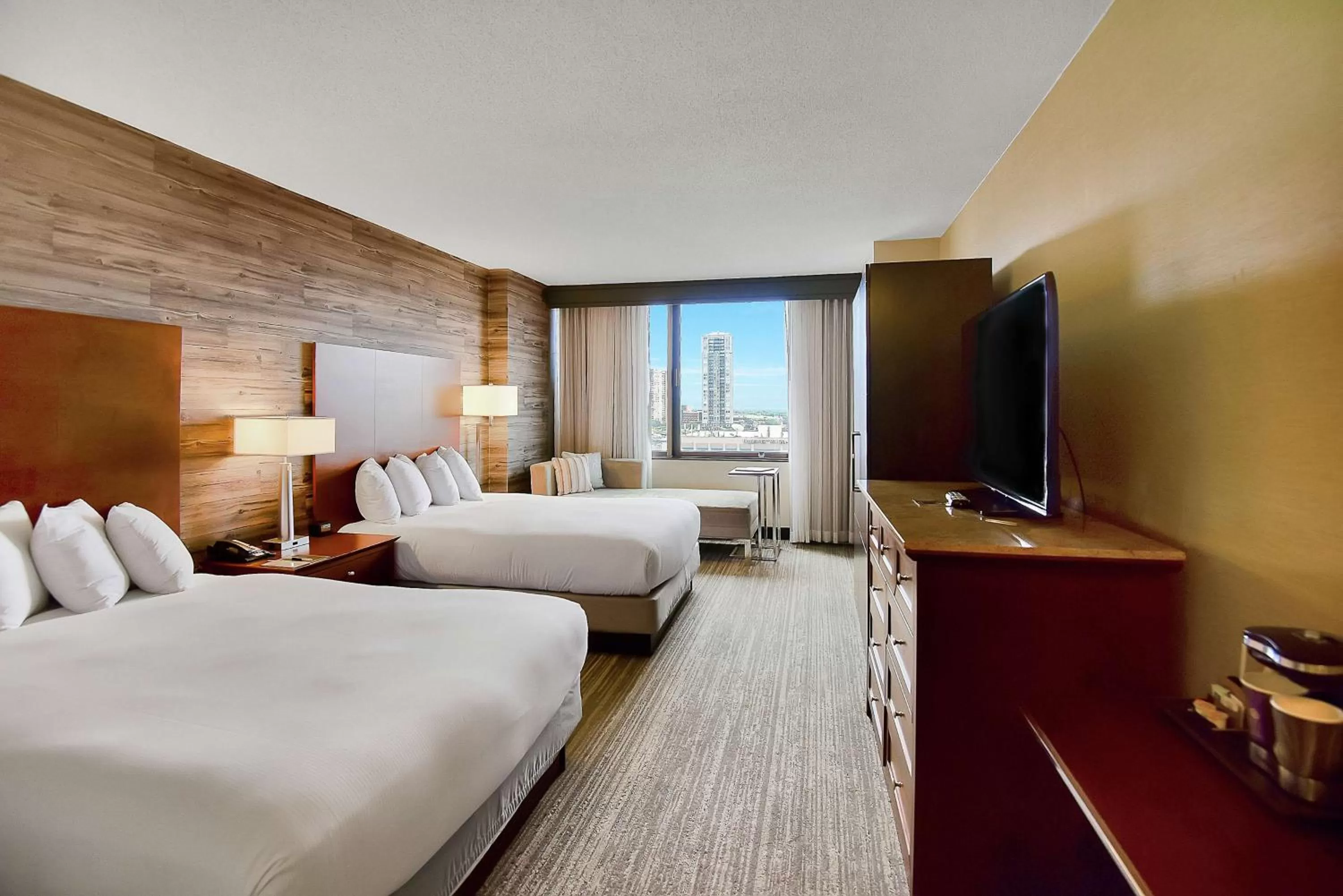 Bed in DoubleTree by Hilton Hotel & Suites Houston by the Galleria