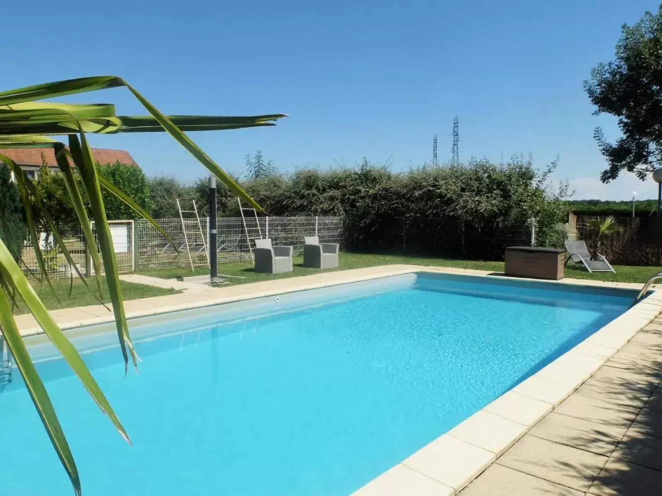 Swimming Pool in Hôtel Le Clos Badan