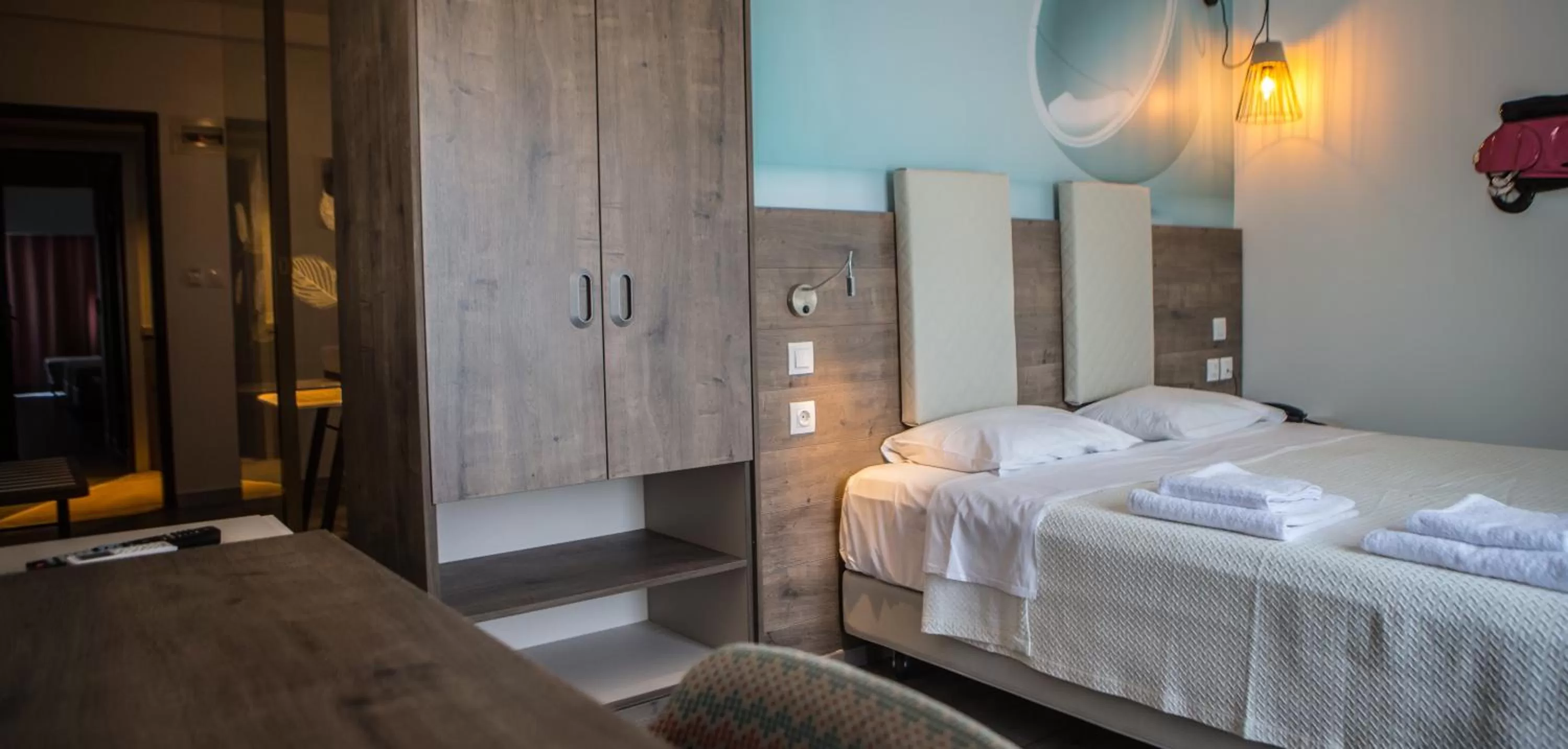 Bedroom, Bed in Metropolitan