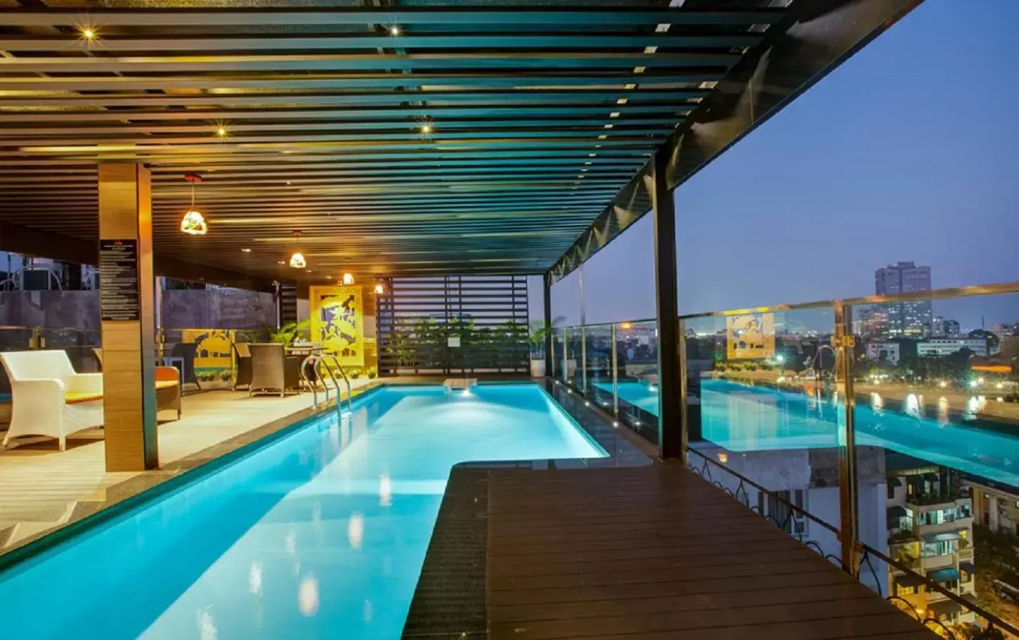 Swimming Pool in Golden Lotus Luxury Hotel