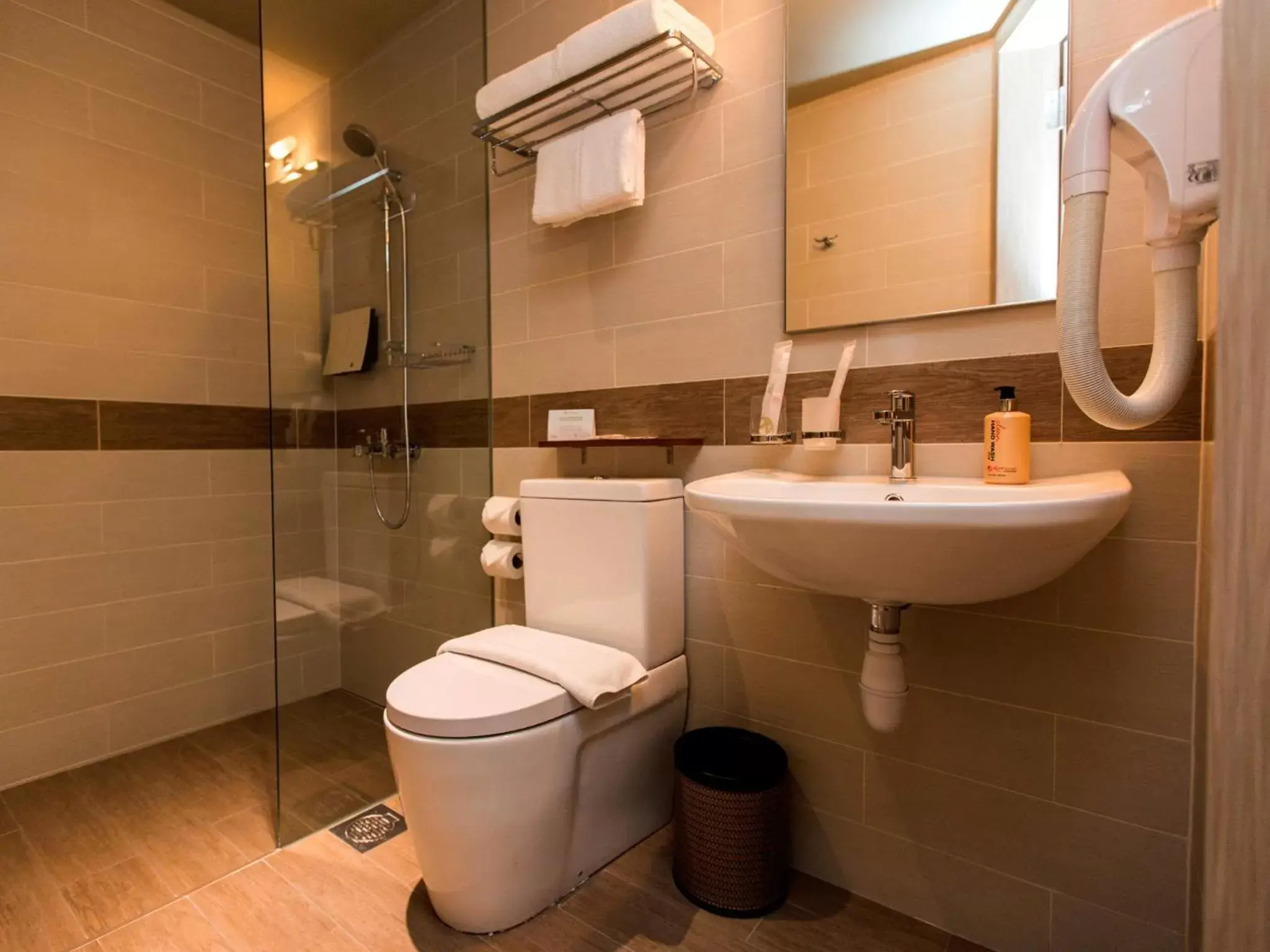 Shower, Bathroom in Genting Hotel Jurong