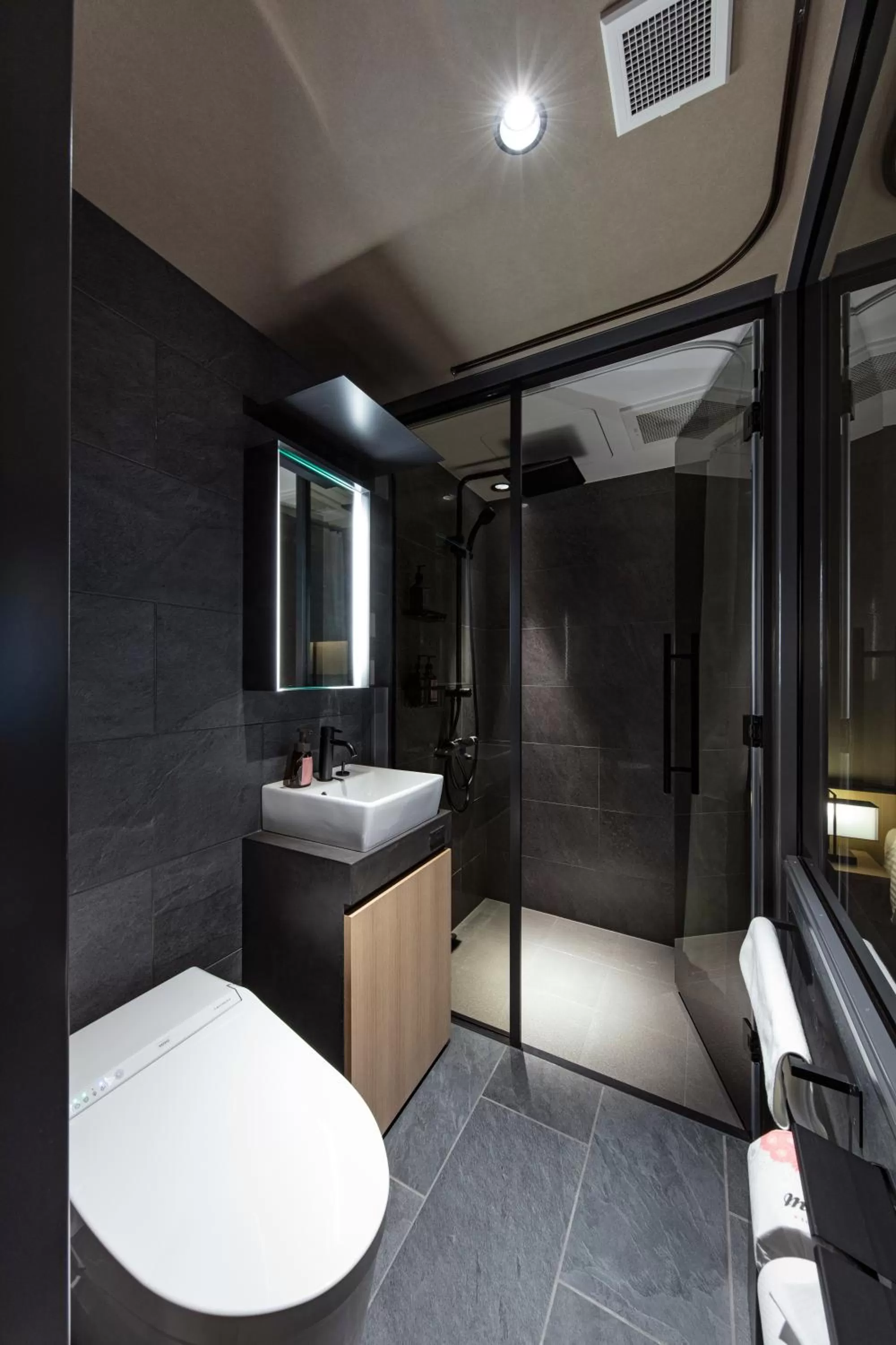 Shower in hotel tou nishinotoin kyoto