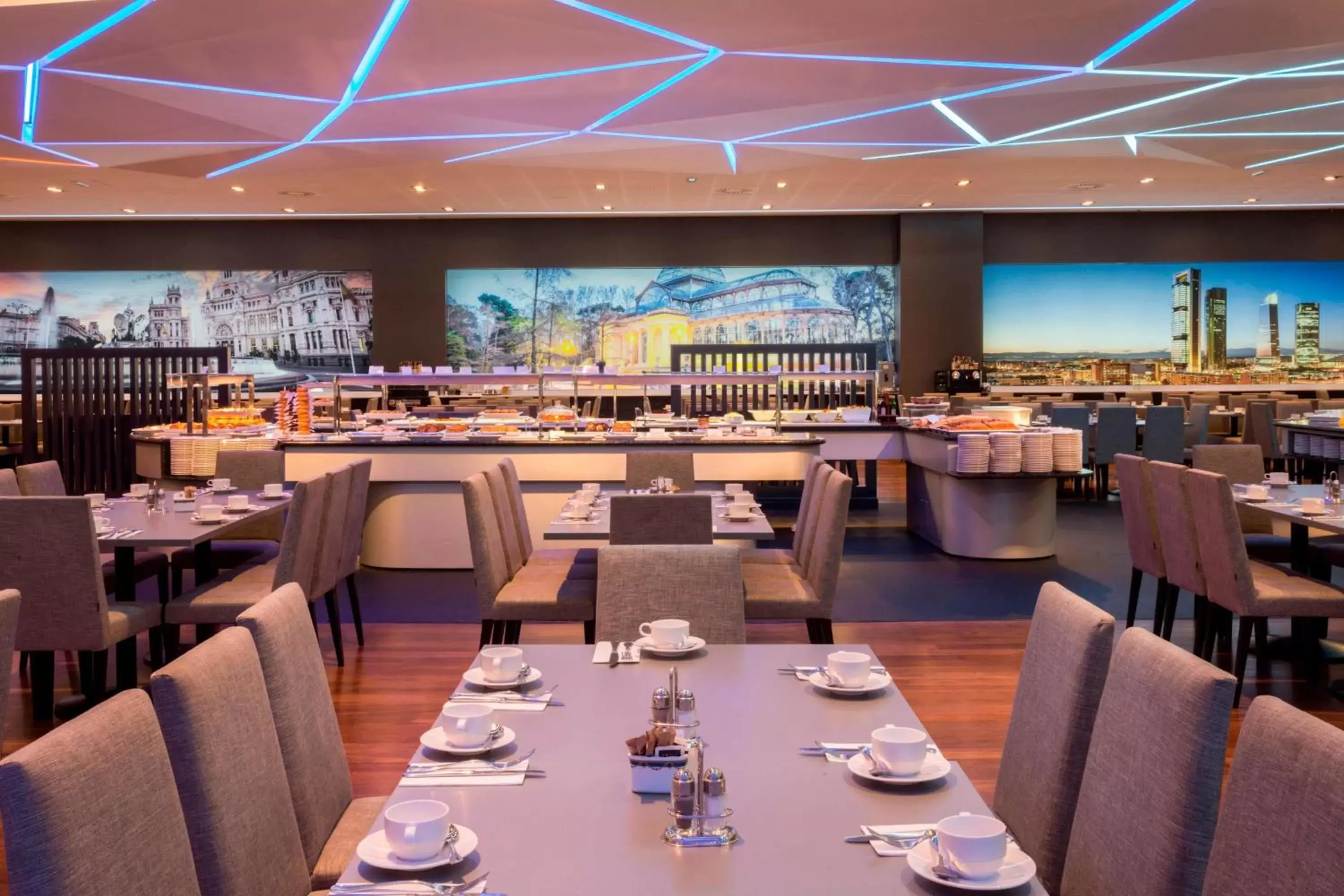 Restaurant/Places to Eat in Madrid Marriott Auditorium Hotel & Conference Center