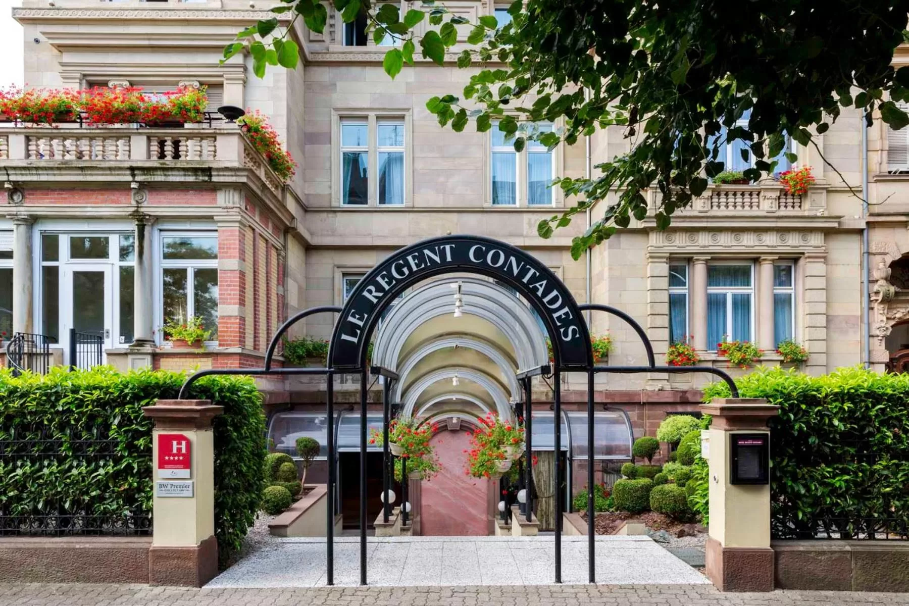 Facade/entrance in Hôtel Régent Contades