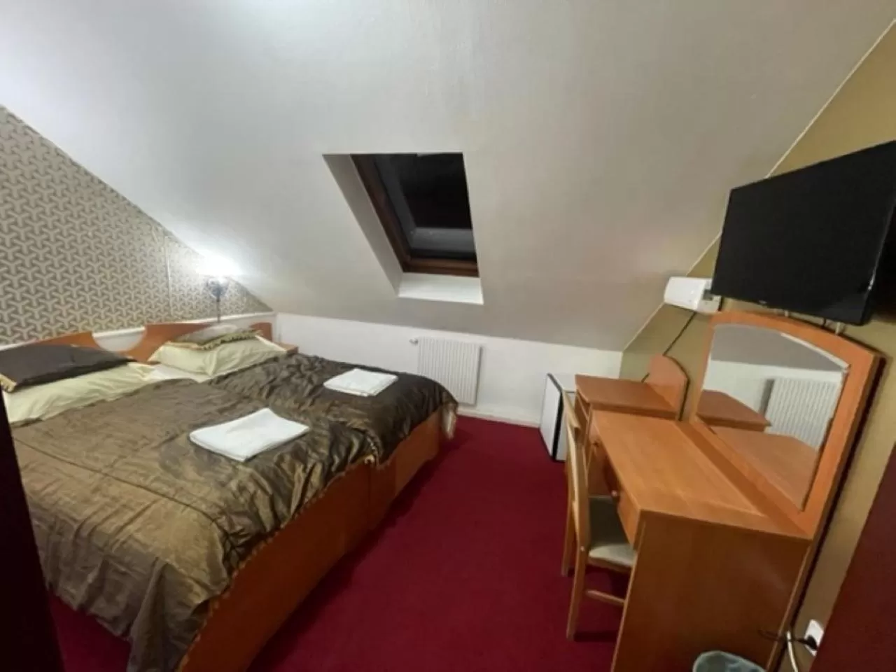 Bed in Hotel Minaret&Étterem