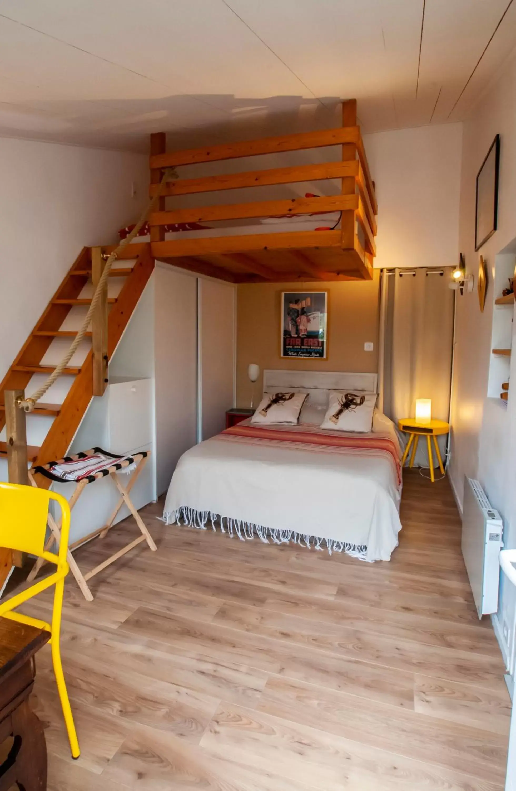 Bedroom, Bunk Bed in Les Yeux Bleus Bed & Breakfast