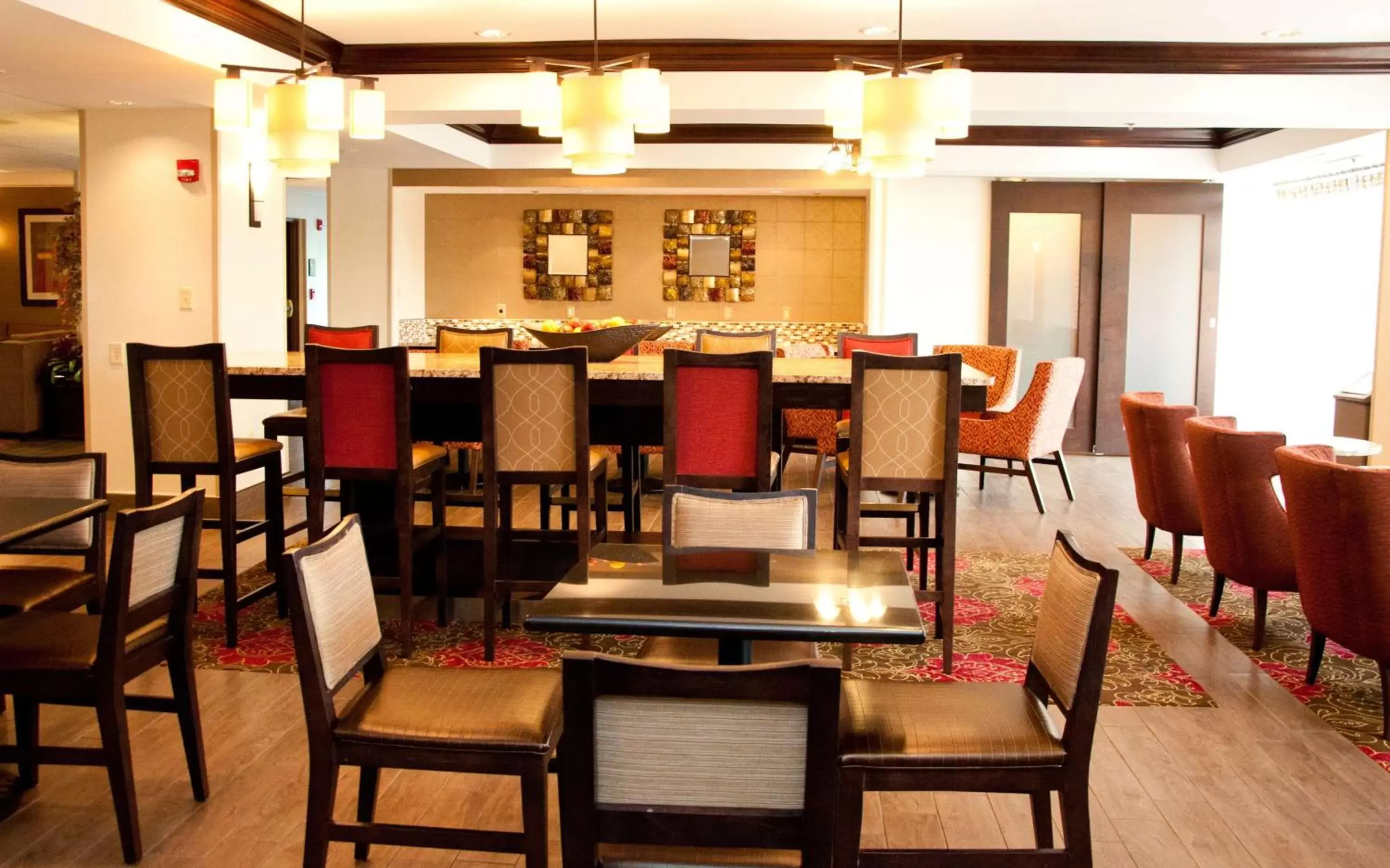 Dining area, Restaurant/Places to Eat in Hampton Inn East Windsor