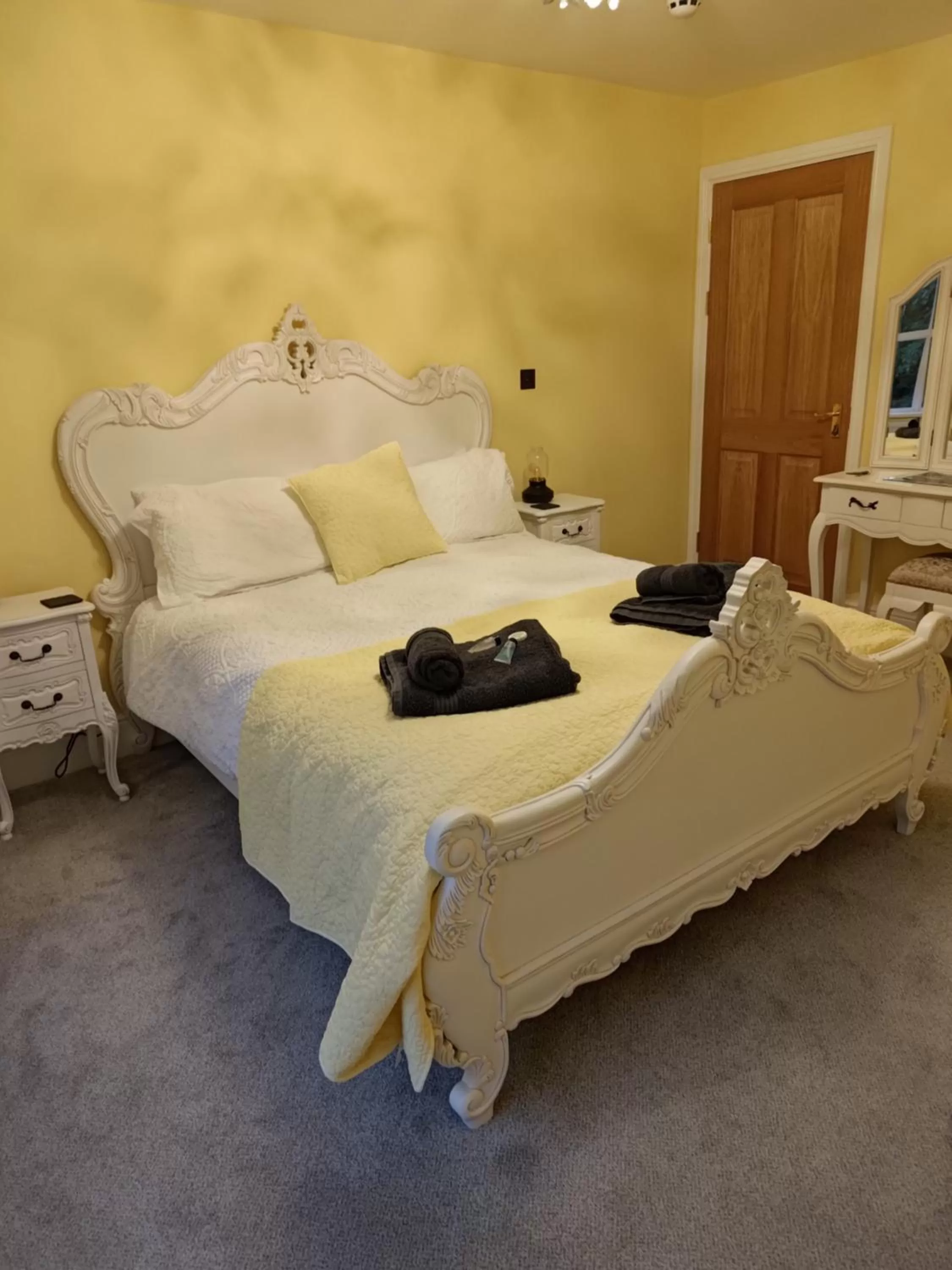 Bed in East Dart Inn