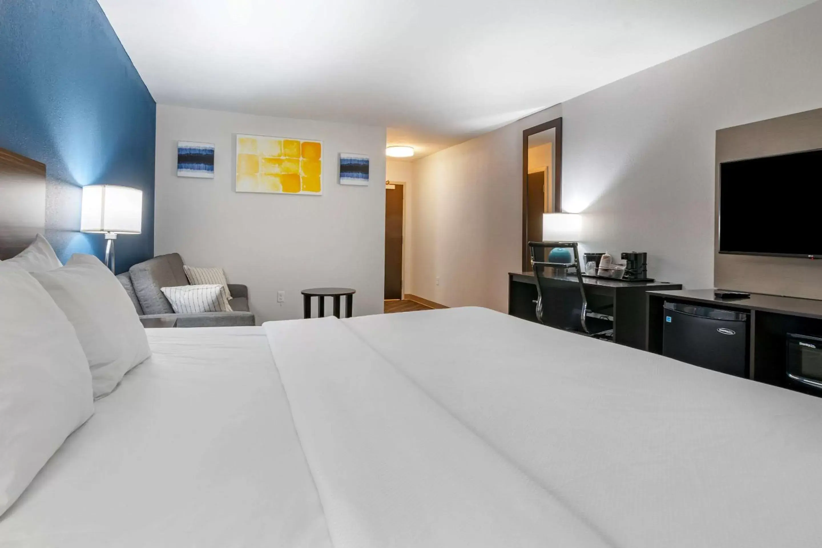 Bedroom, Bed in Comfort Inn St Louis - Airport