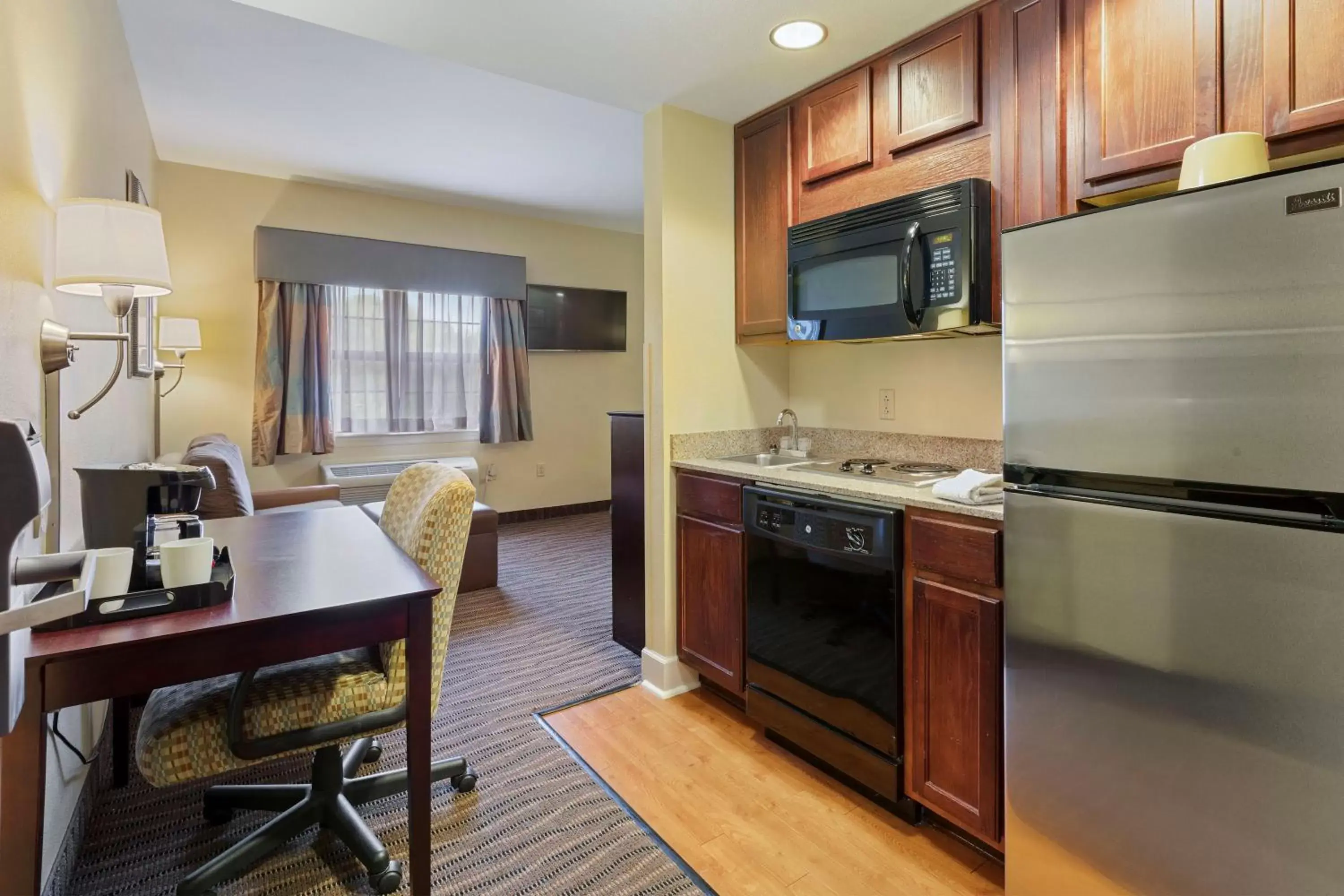 Kitchen or kitchenette, Kitchen/Kitchenette in Extended Stay America Premier Suites - Lakeland - I-4