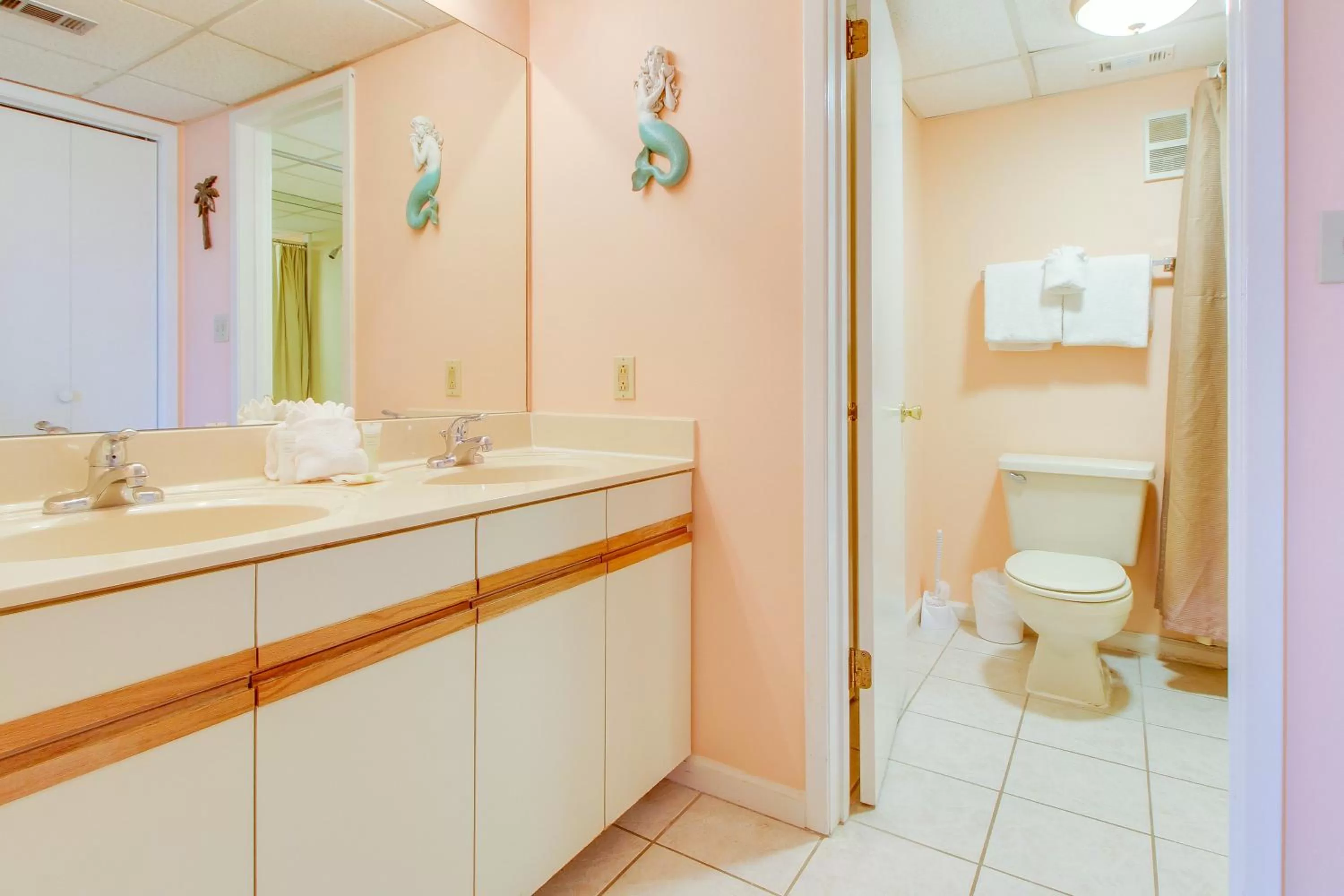 Bathroom in 1105 Edgewater Tower 3