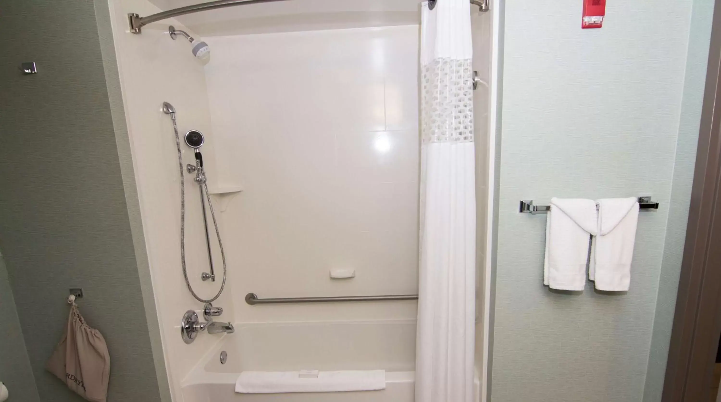 Bathroom in Hampton Inn & Suites by Hilton St. John's Airport