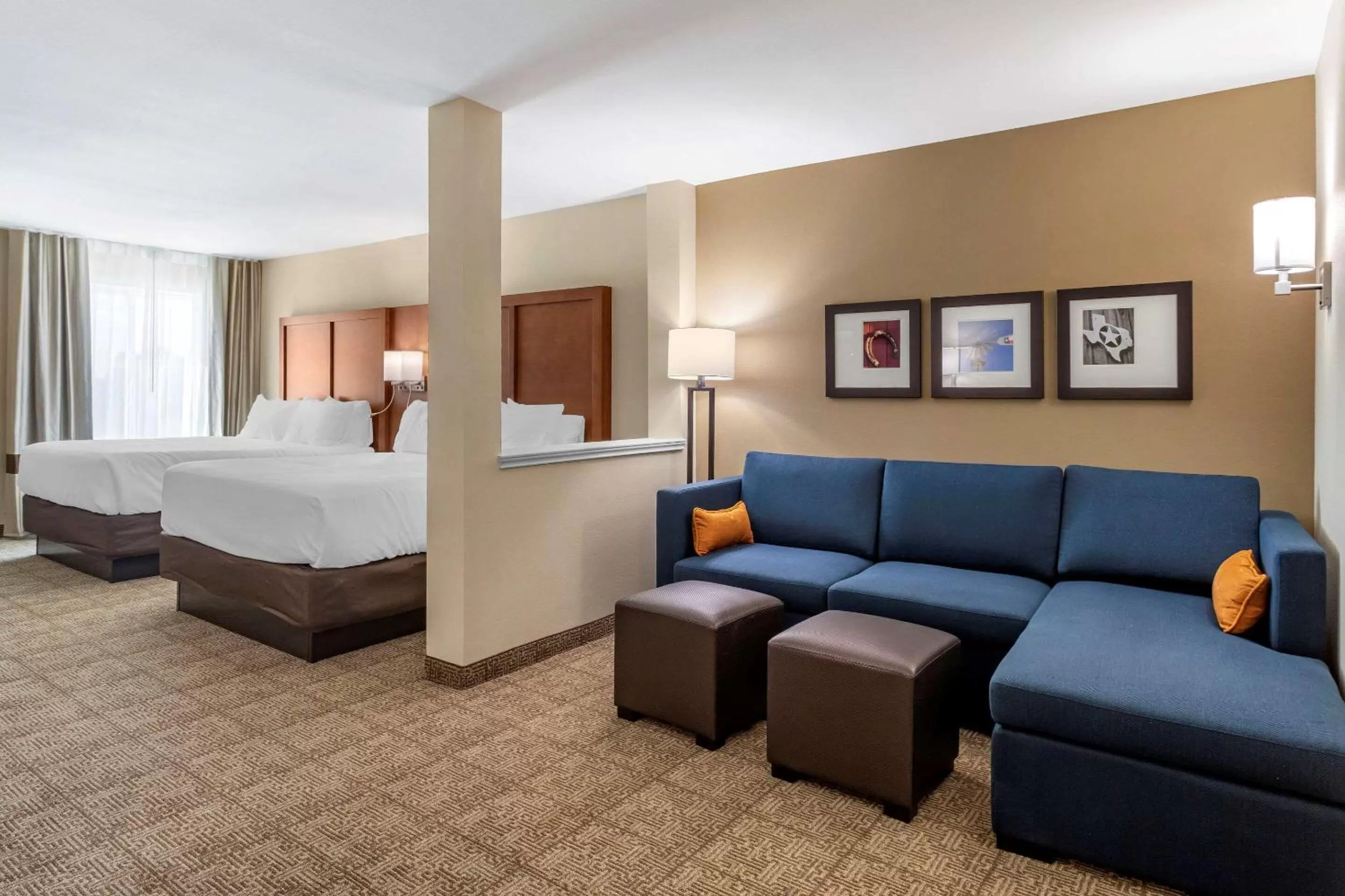 Photo of the whole room, Bed in Comfort Inn & Suites Waller