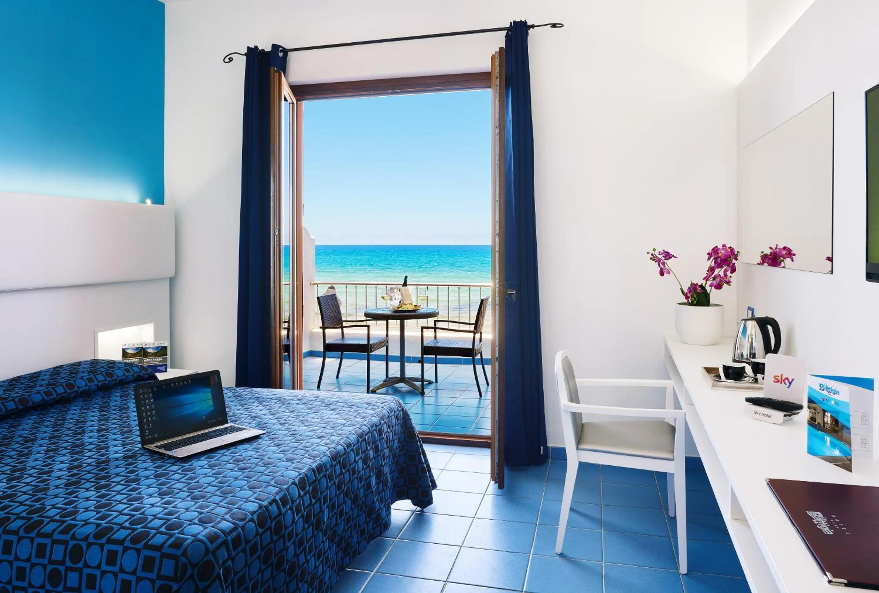 Bed in Hotel La Battigia