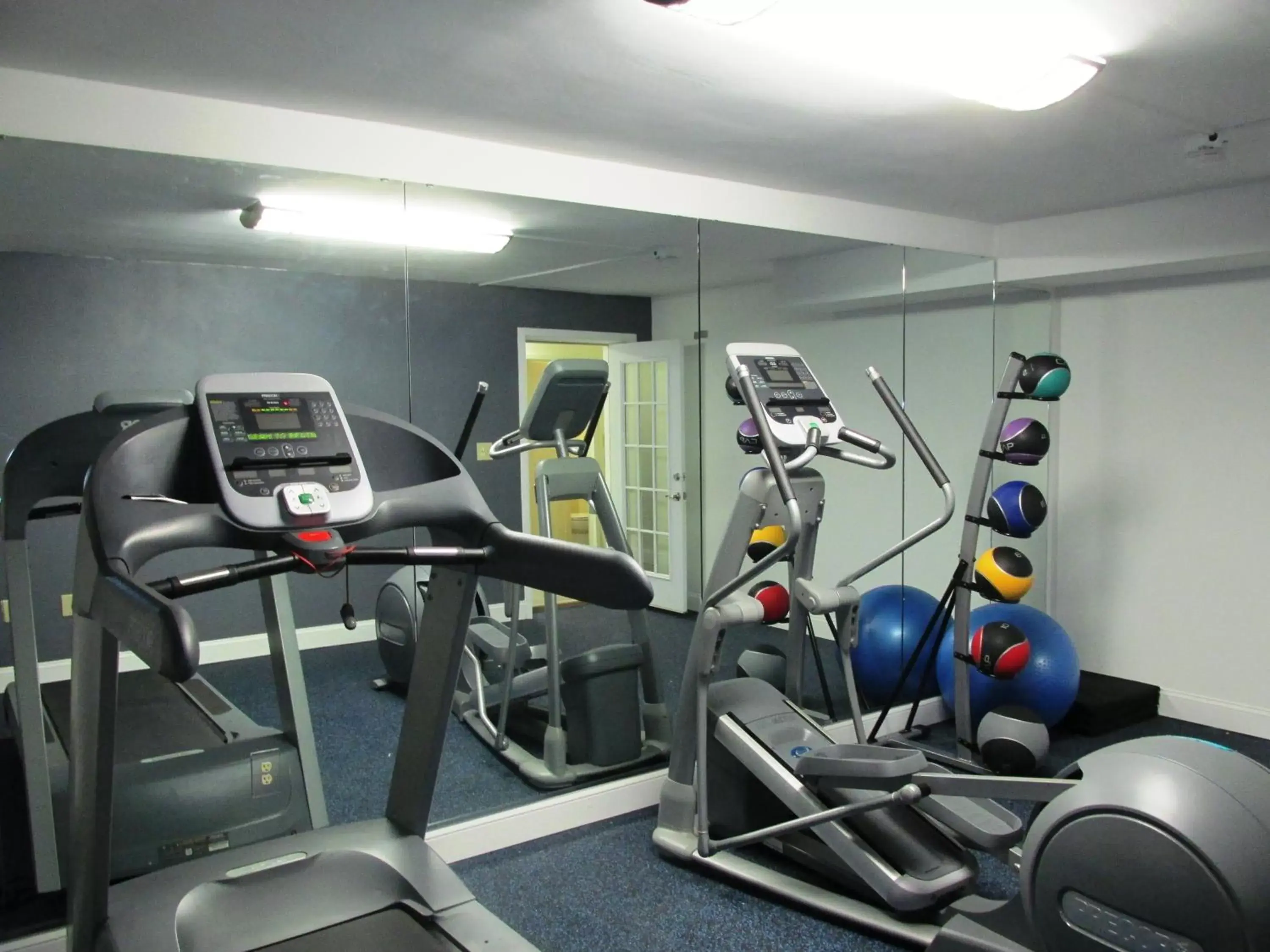 Fitness centre/facilities, Fitness Center/Facilities in Days Inn by Wyndham Raleigh Midtown