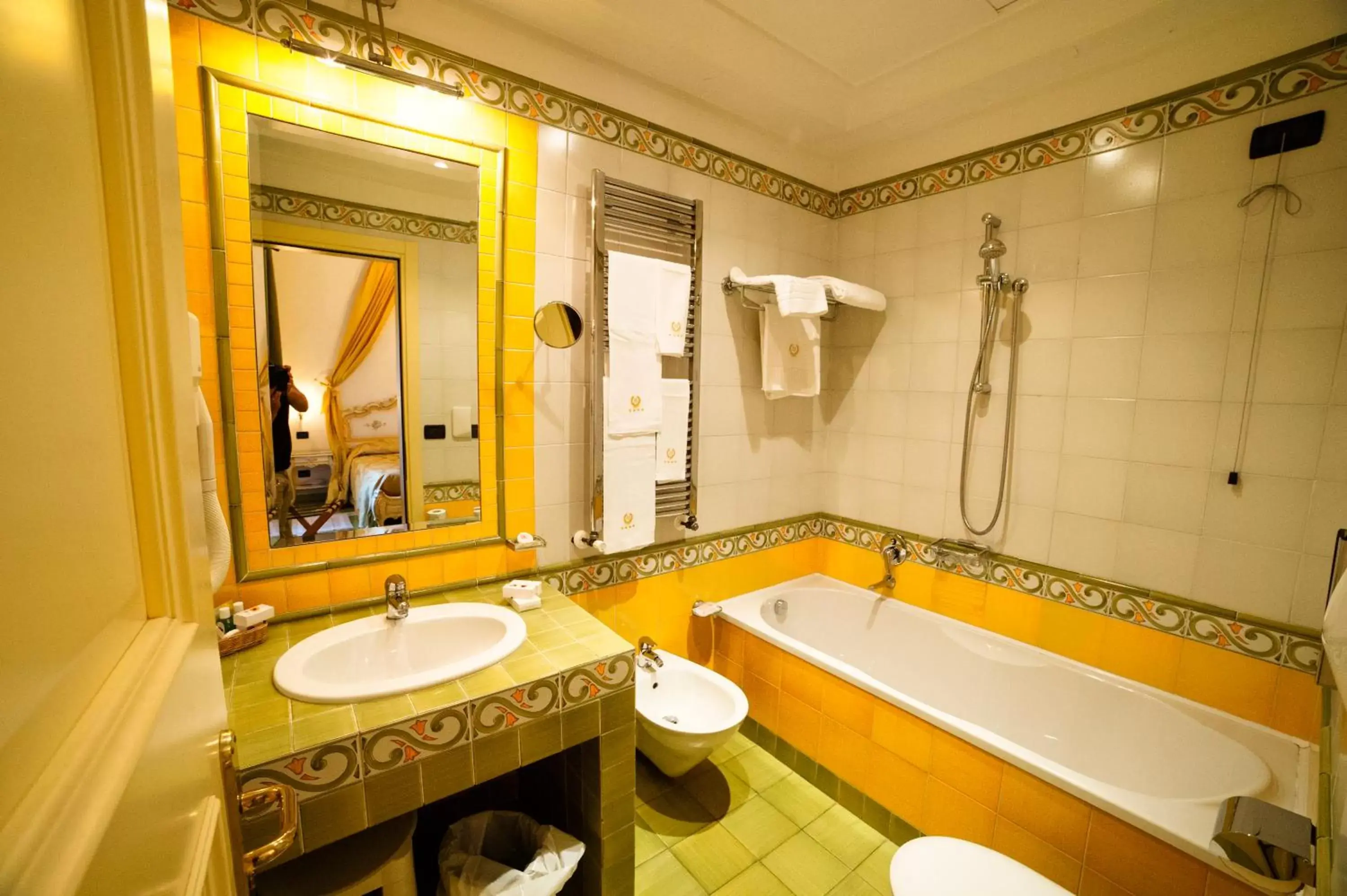 Bathroom in Grande Albergo Miramare