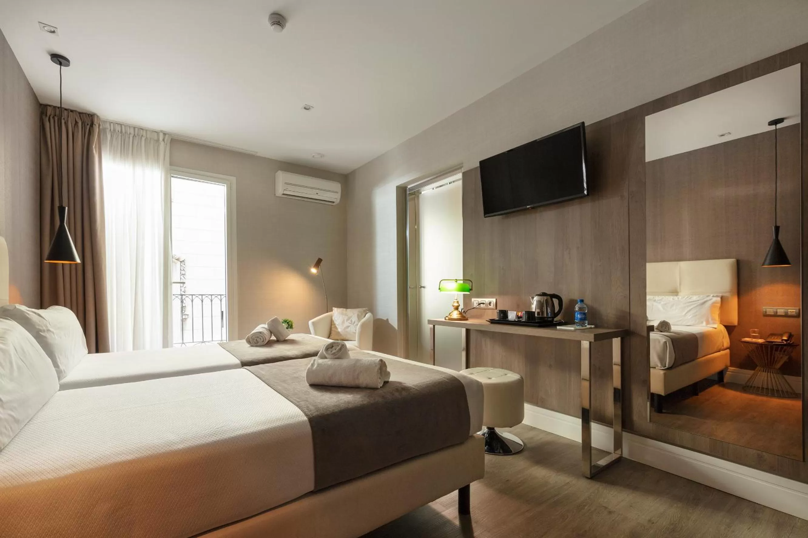 Photo of the whole room, Bed in Hotel Oasis