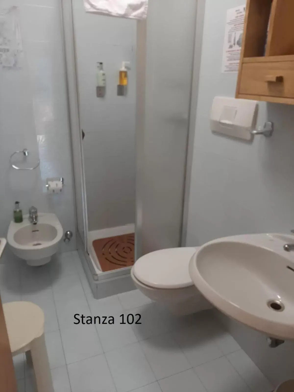 Bathroom in Hotel Pizboè