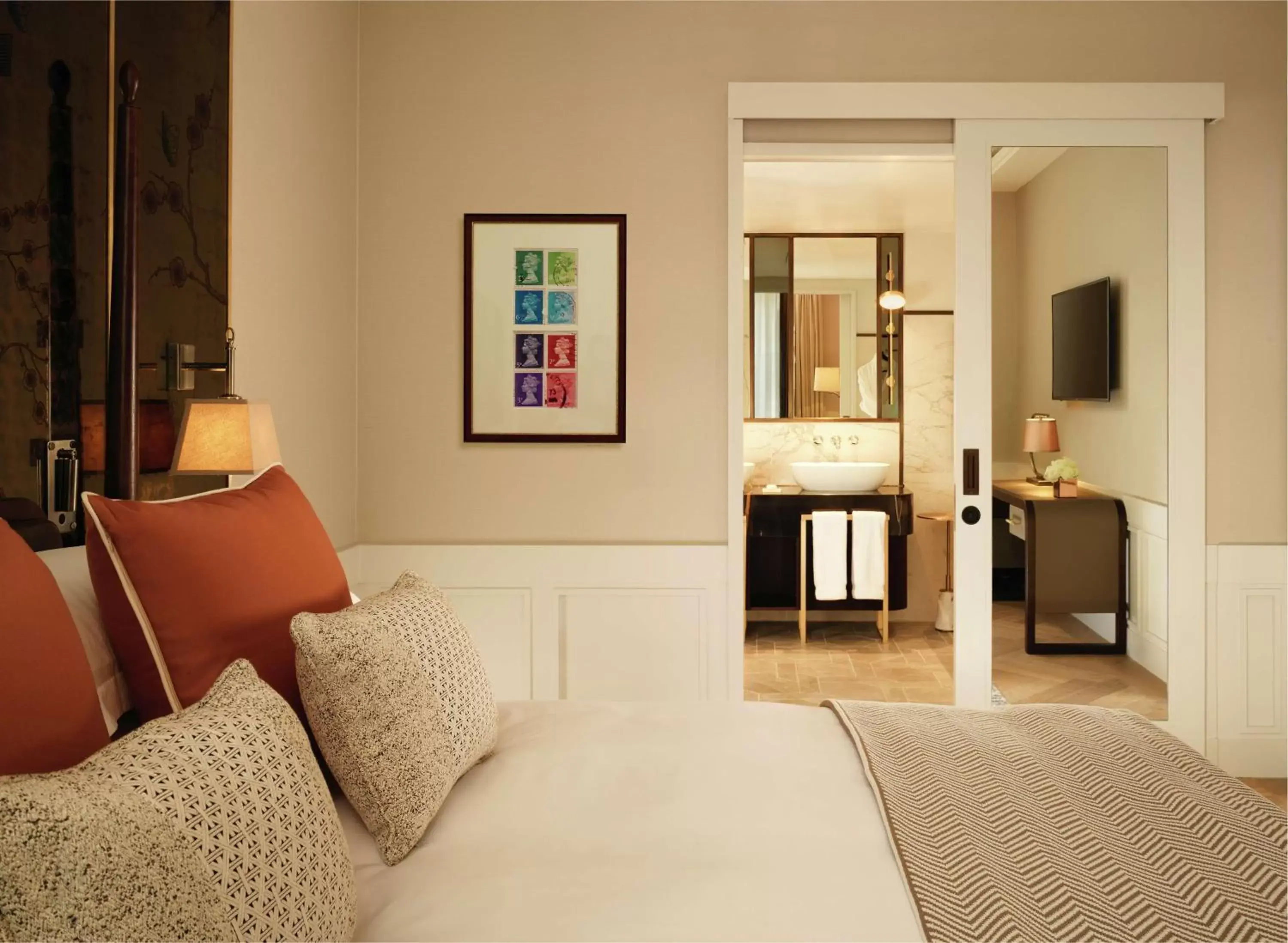 Bedroom, Bed in The Biltmore Mayfair, LXR Hotels & Resorts
