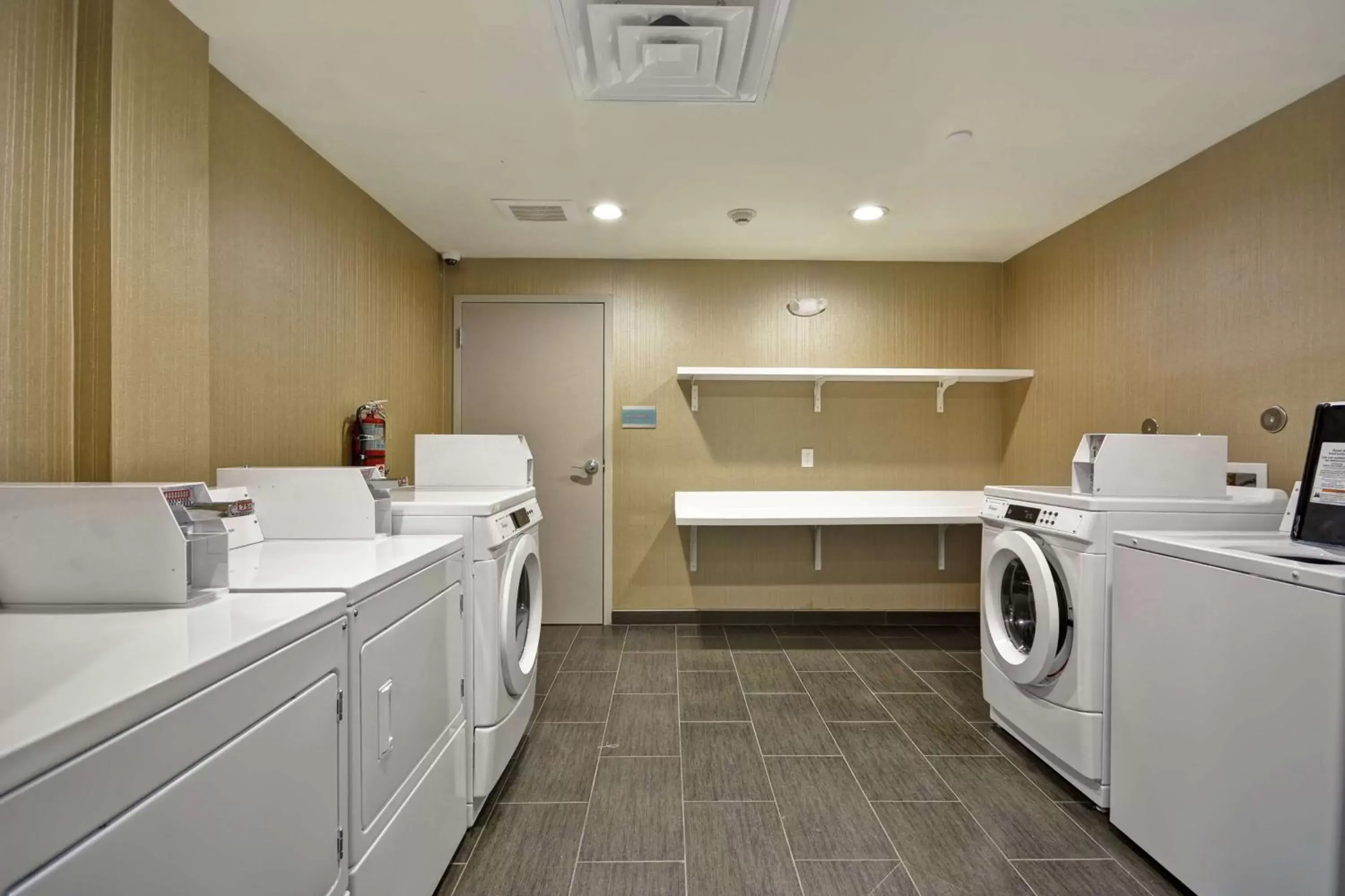 Sports, Kitchen/Kitchenette in Home2 Suites By Hilton Texas City Houston