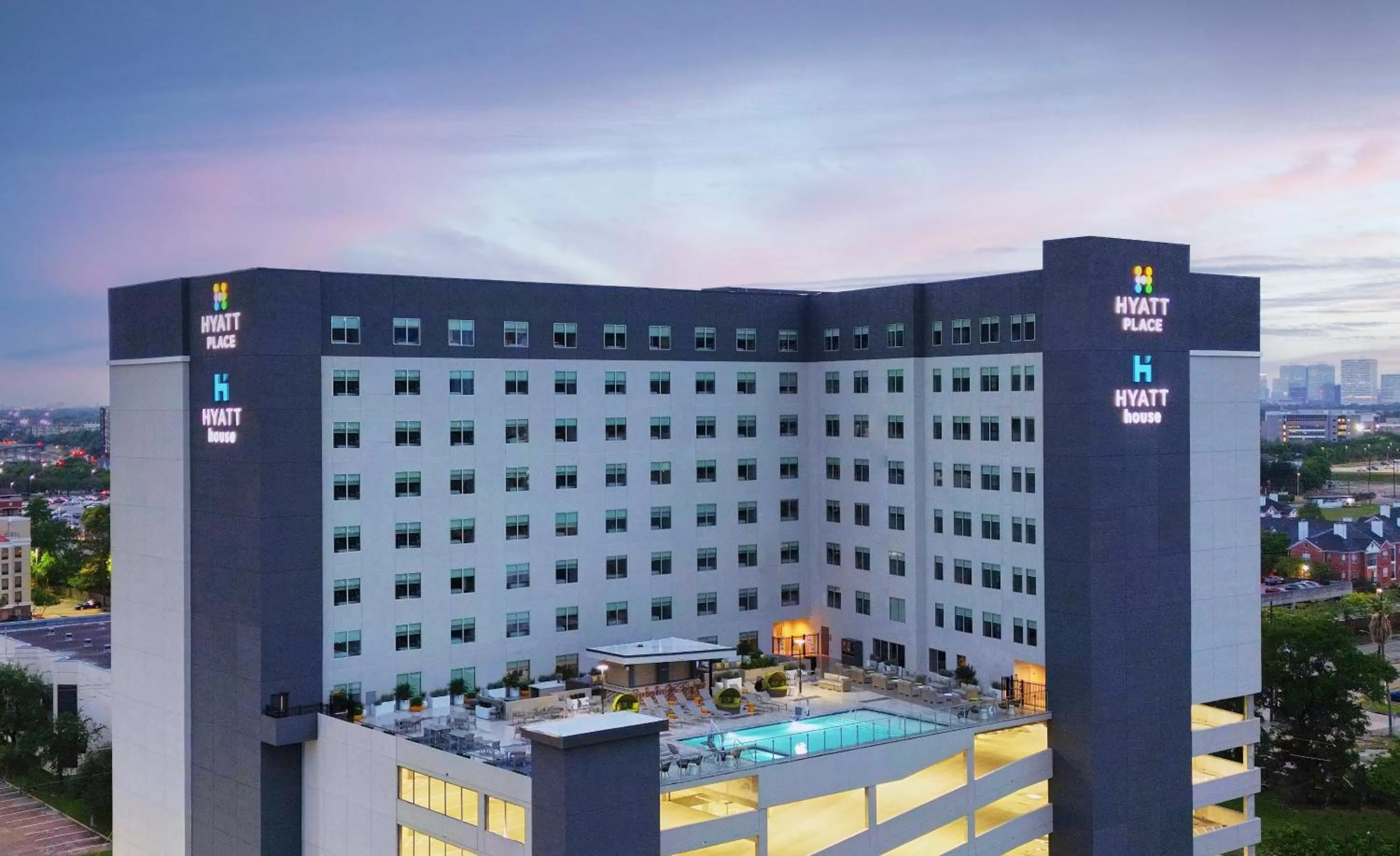 Property building in Hyatt Place Houston Medical Center