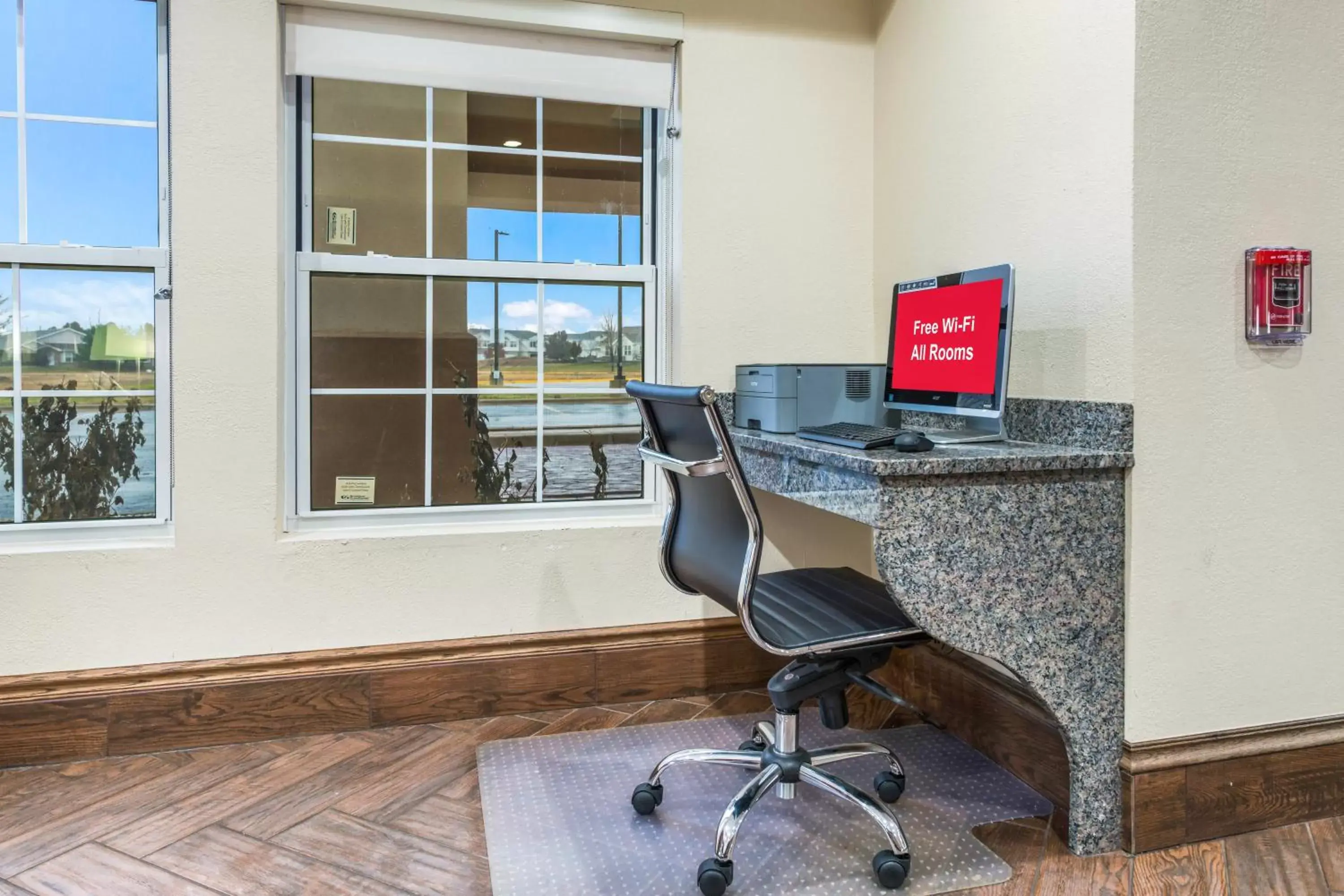 Business facilities in Red Roof Inn & Suites Monee