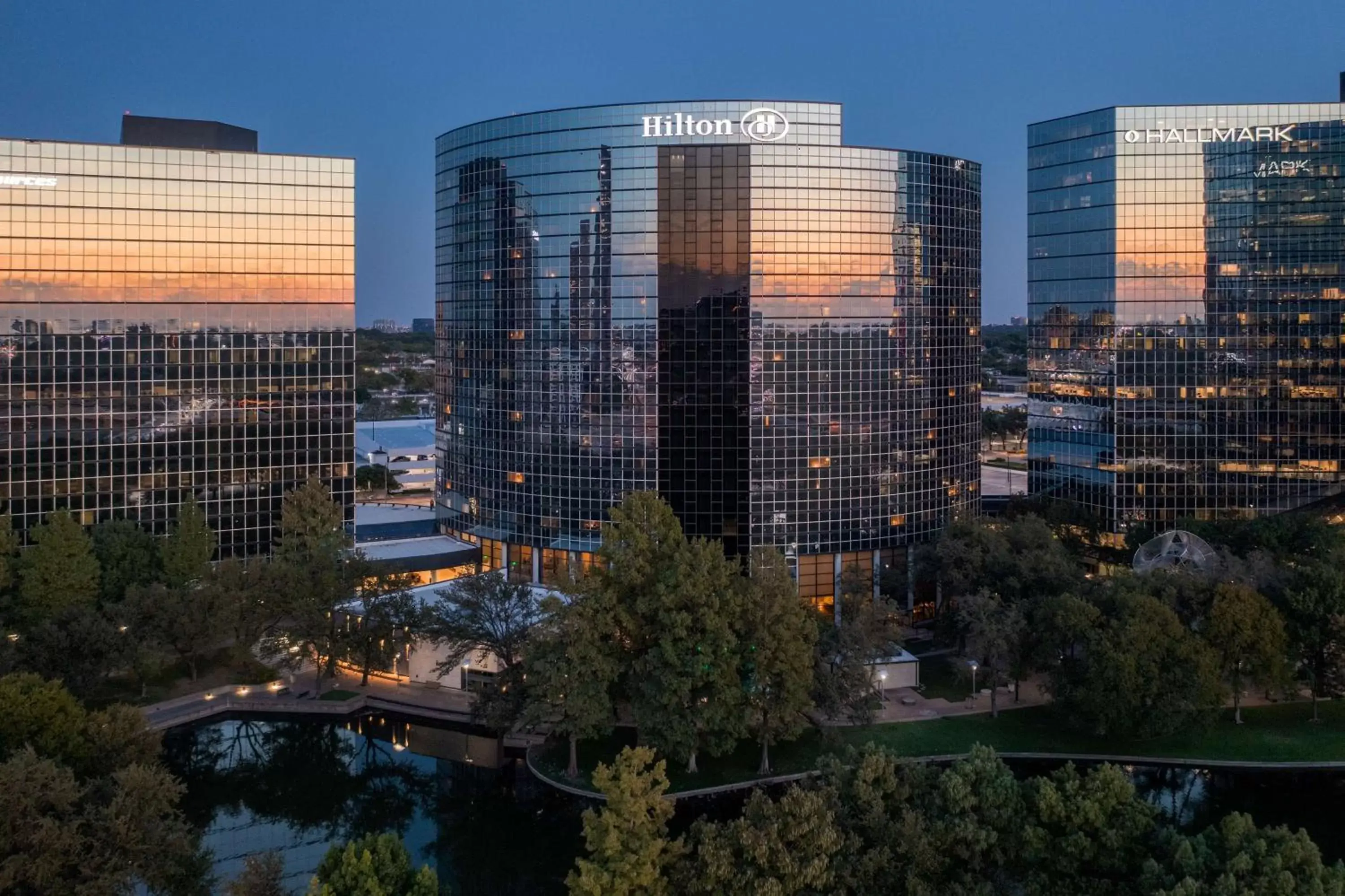 Property building in Hilton Dallas Lincoln Centre