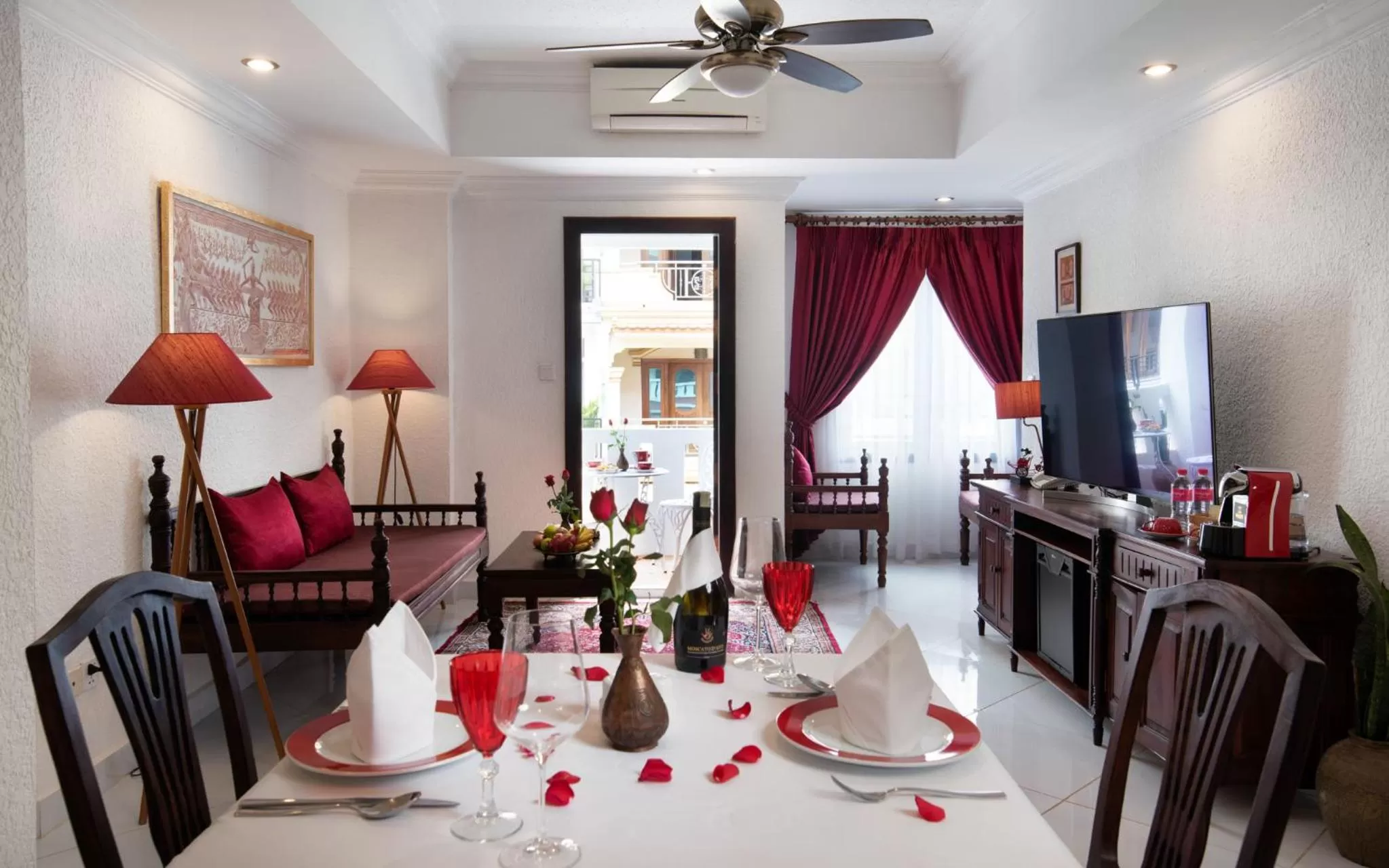 TV and multimedia in Mane Colonial Classic