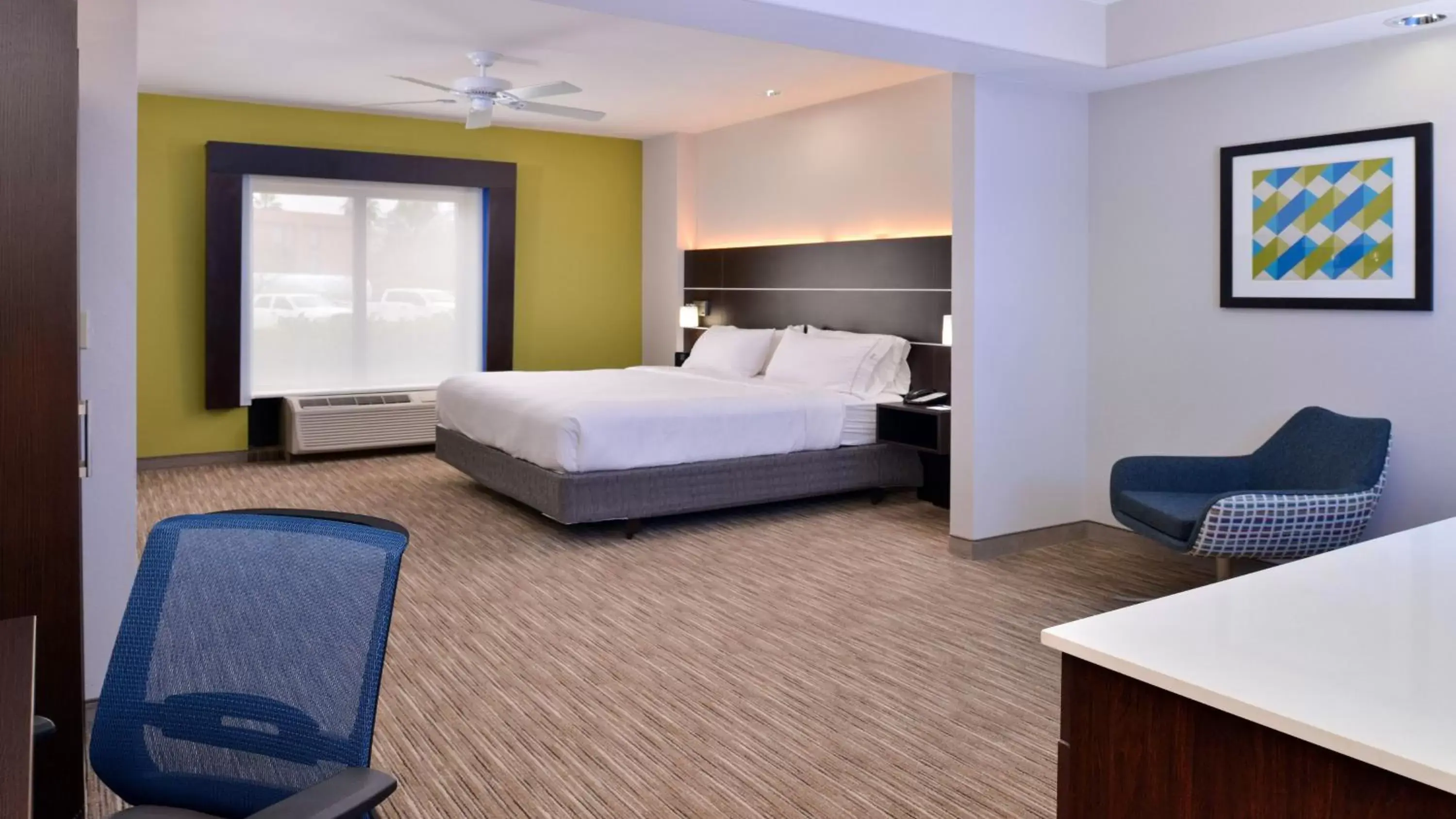 Photo of the whole room, Bed in Holiday Inn Express Hotel & Suites La Place, an IHG Hotel