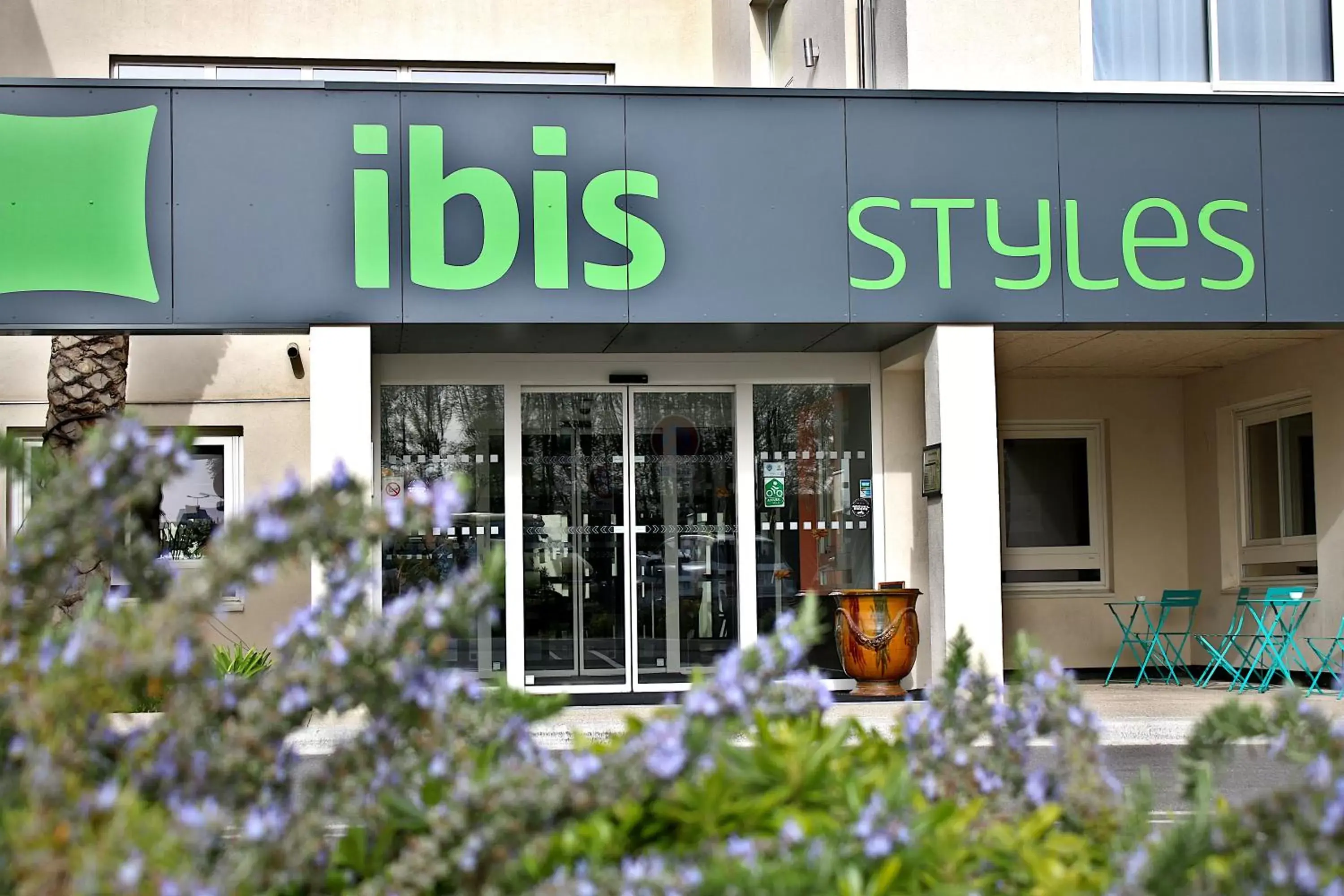 Property building in ibis Styles Avignon Sud