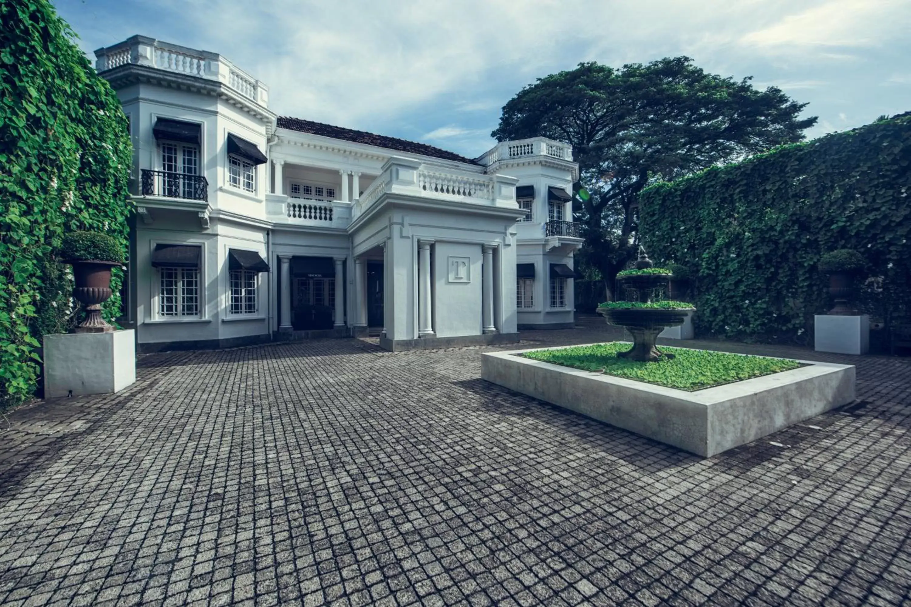 Property building in Paradise Road Tintagel Colombo Property building in Paradise Road Tintagel Colombo