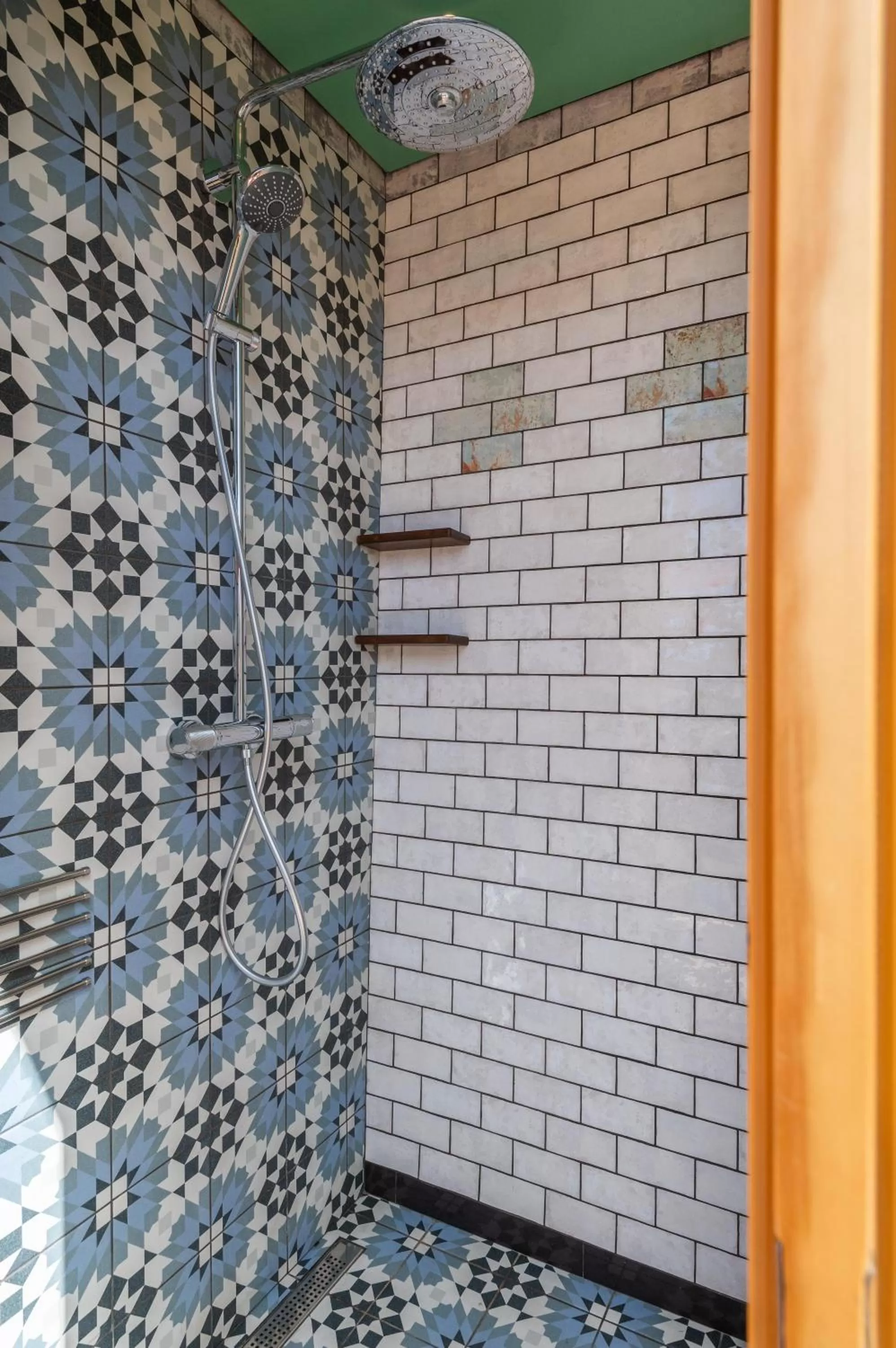 Shower in Vila Origens Boutique Hotel Albufeira – Adults Only