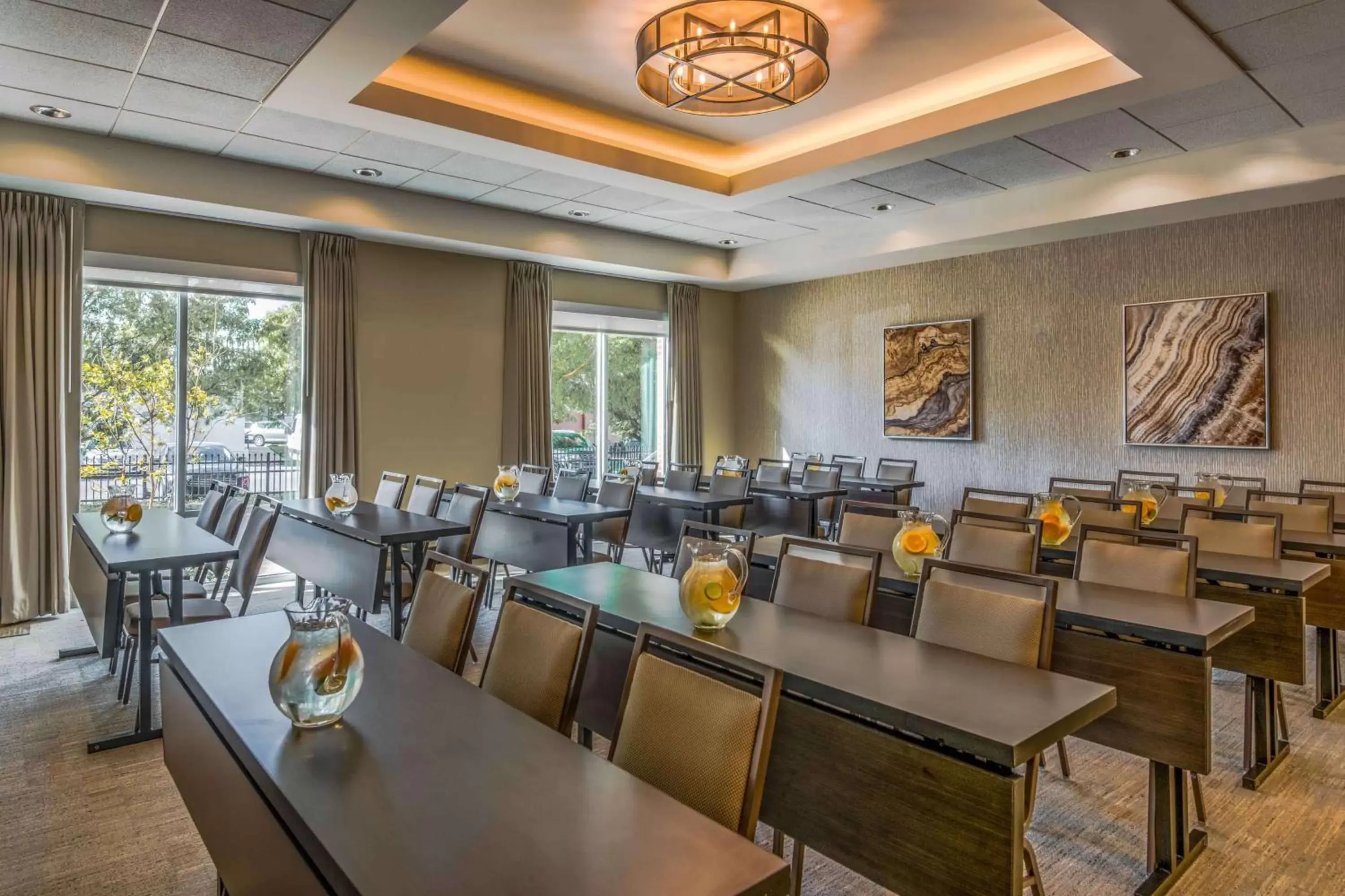 Meeting/conference room, Restaurant/Places to Eat in Hampton Inn & Suites Tallahassee Capitol-University