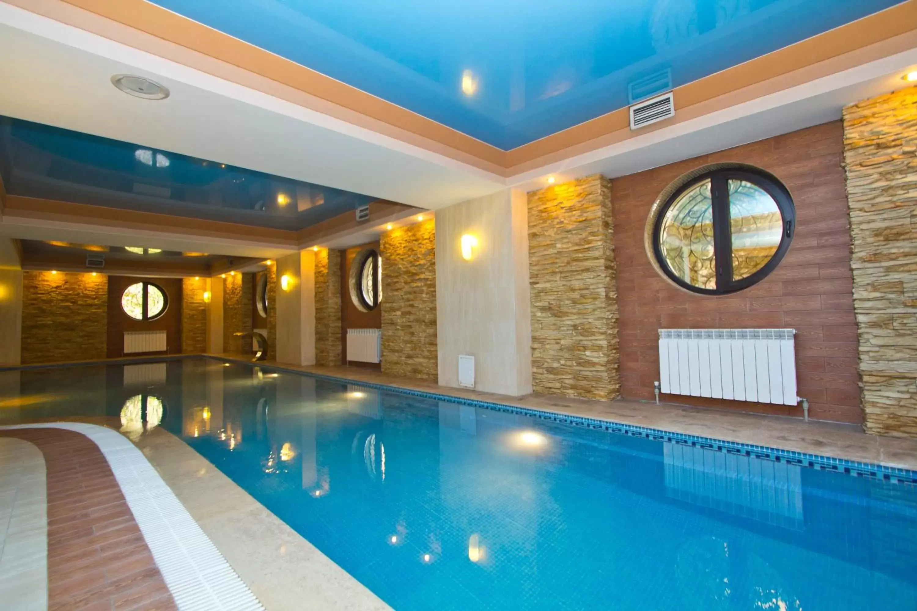 Fitness centre/facilities, Swimming Pool in Hotel Kazzhol Almaty