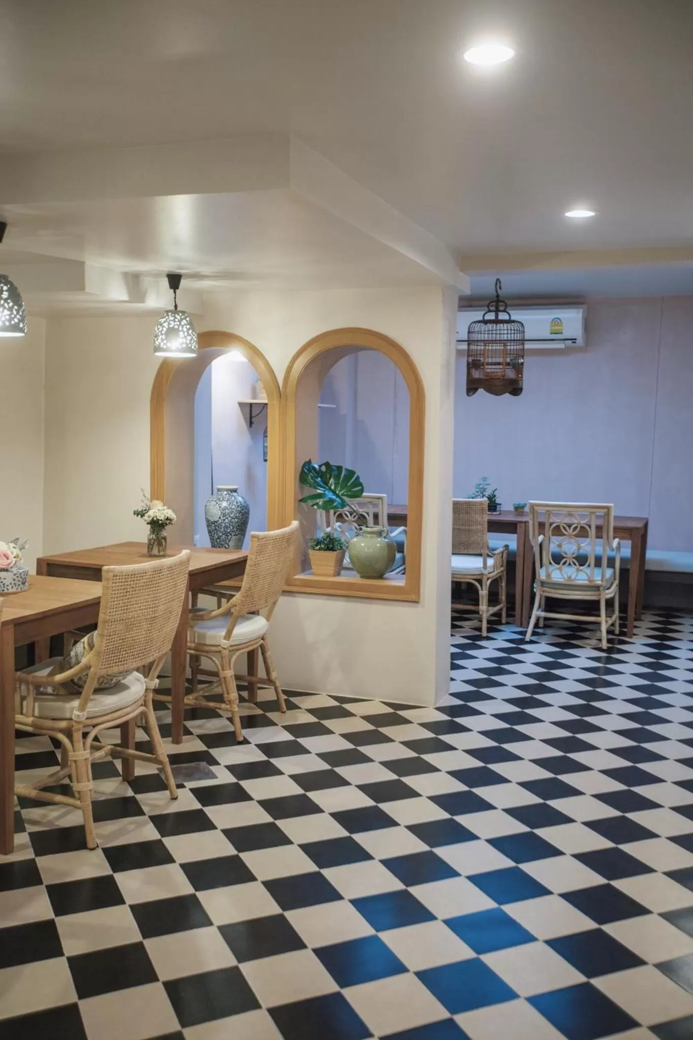 Vera Nidhra - Self check-in after 6pm