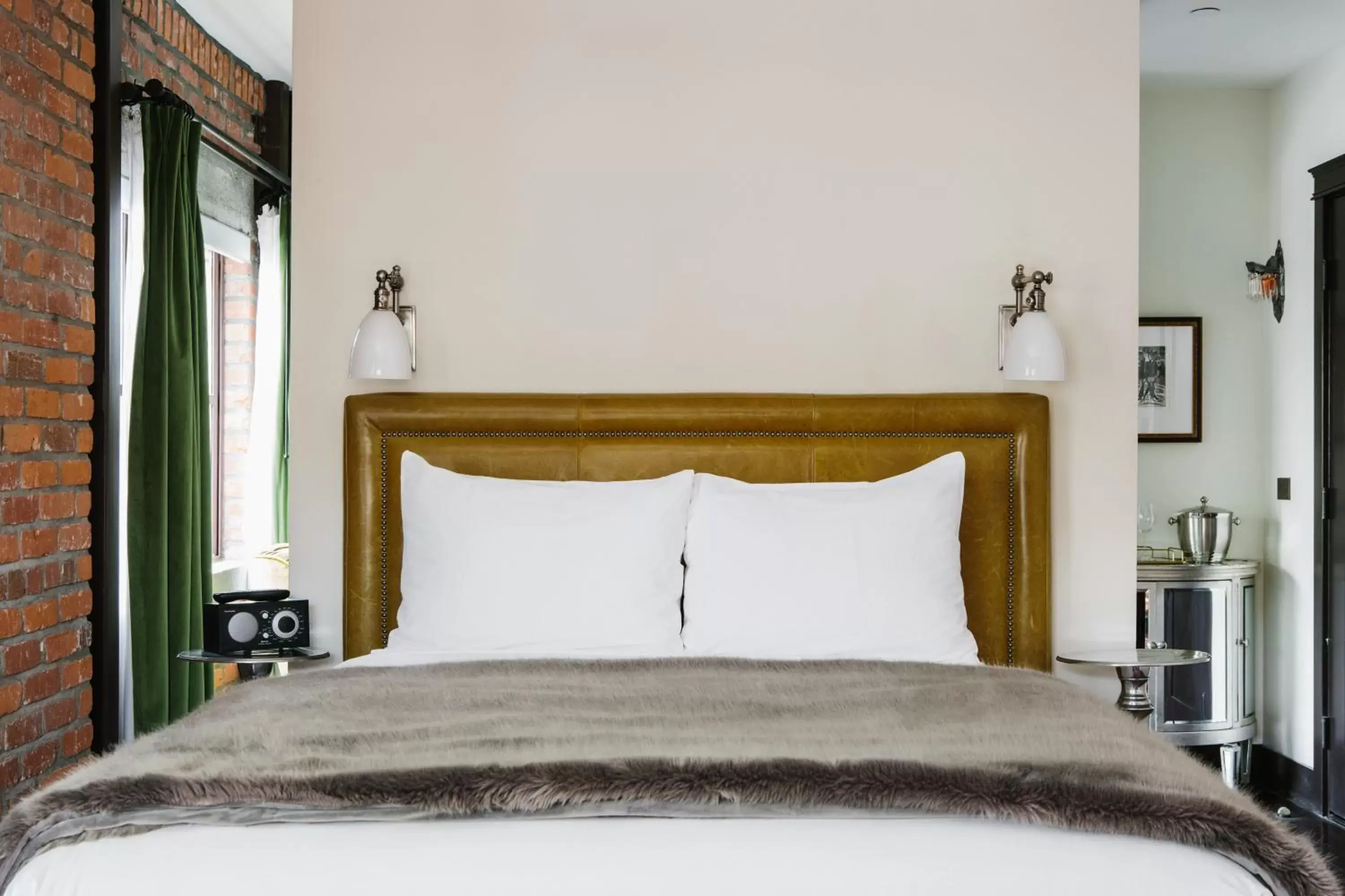 Bed in Granada Hotel & Bistro