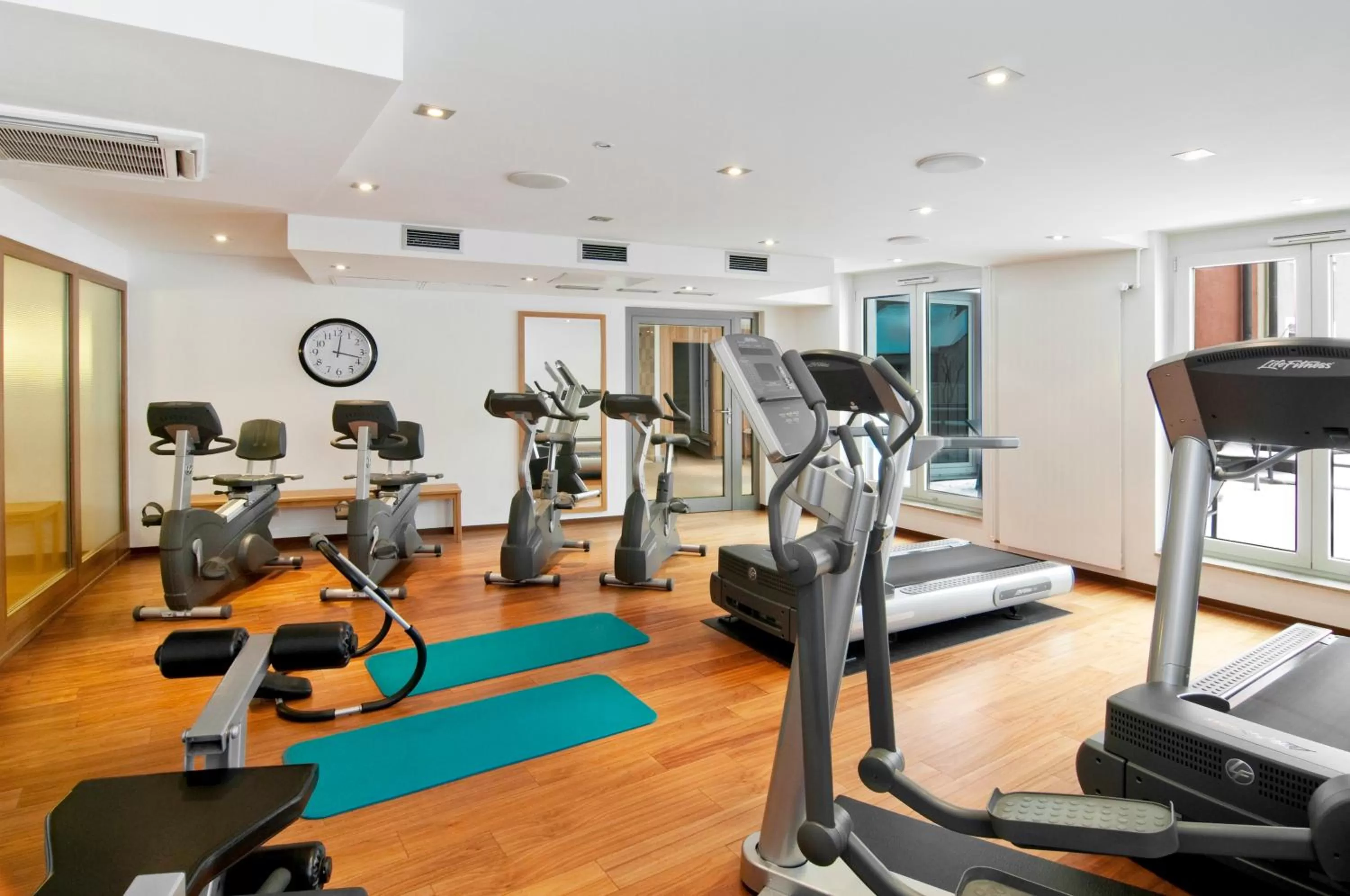 Fitness centre/facilities in Holiday Inn Nürnberg City Centre by IHG