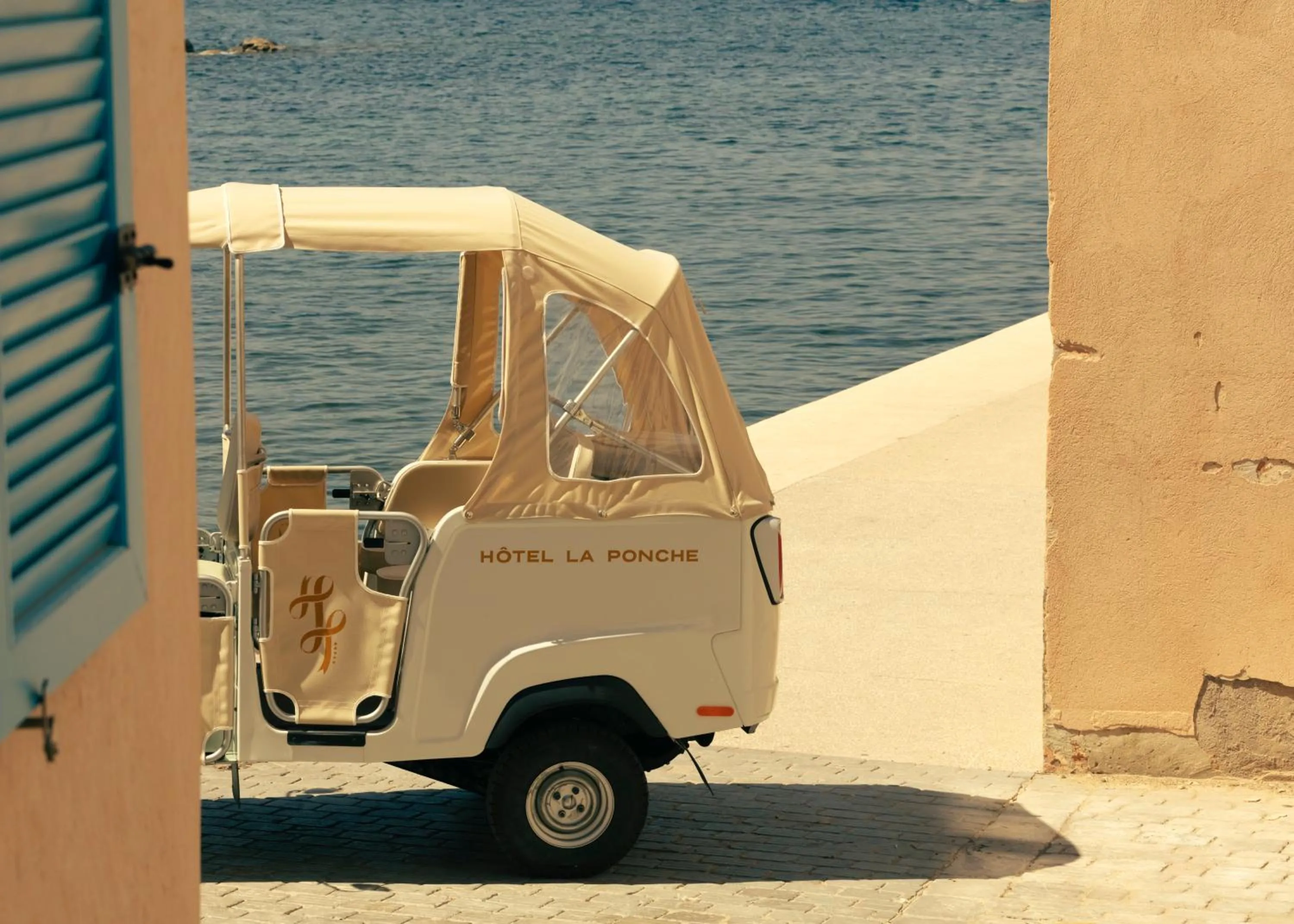 Sea view in Hotel la Ponche