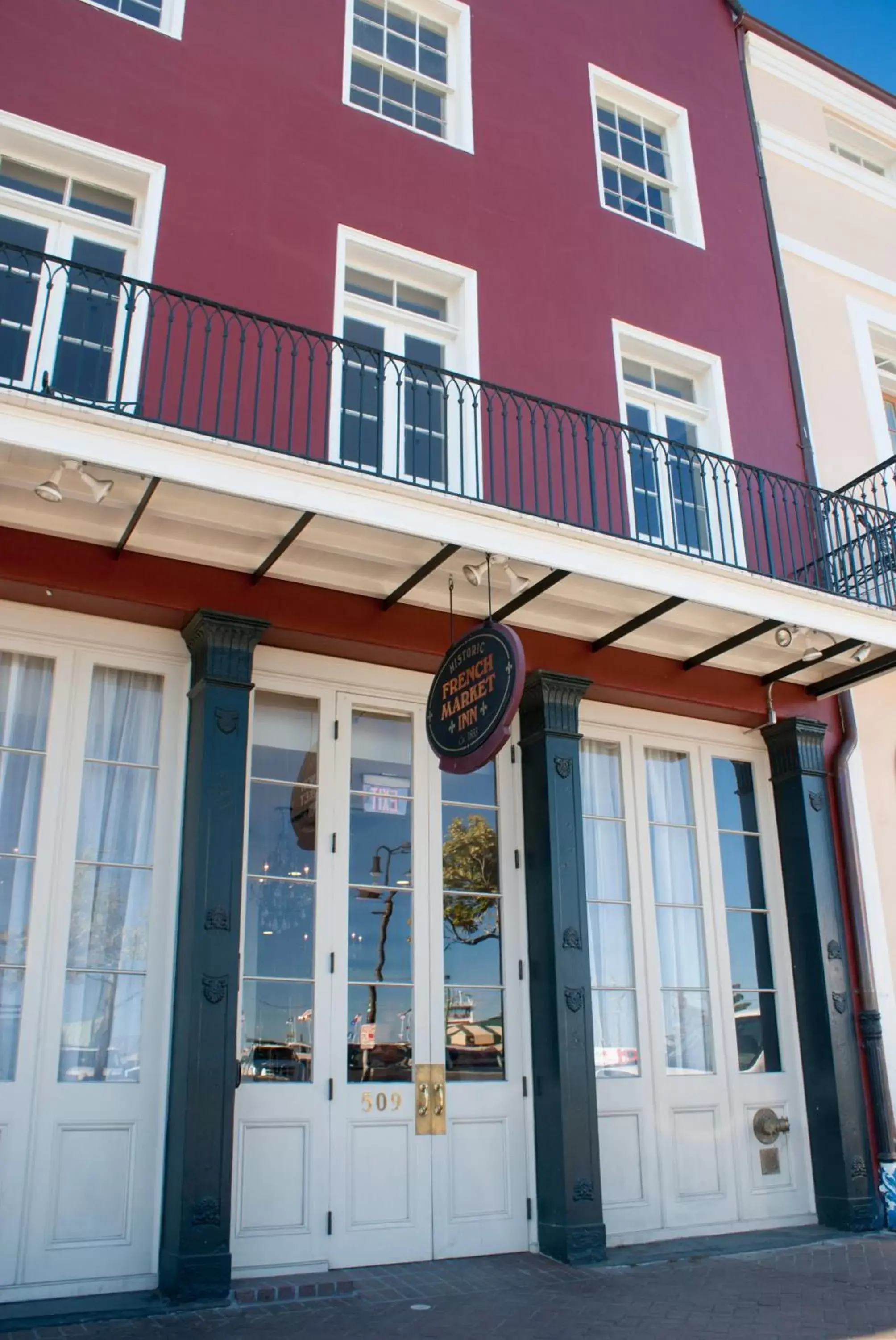 Facade/entrance in French Market Inn